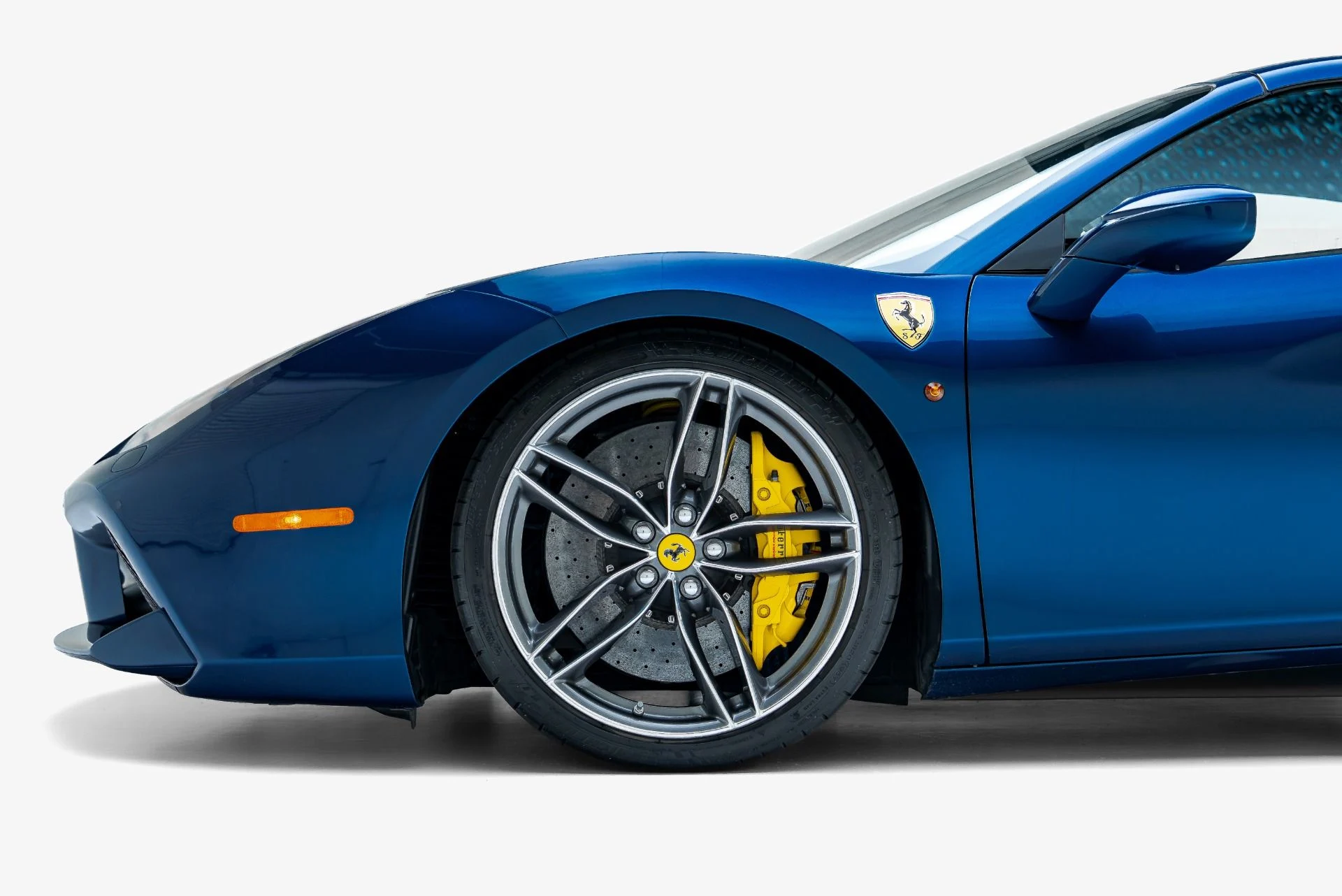 mph022_2524439692_Used_2019_Ferrari_488_Spider_1791569527_39e6ad1bcc