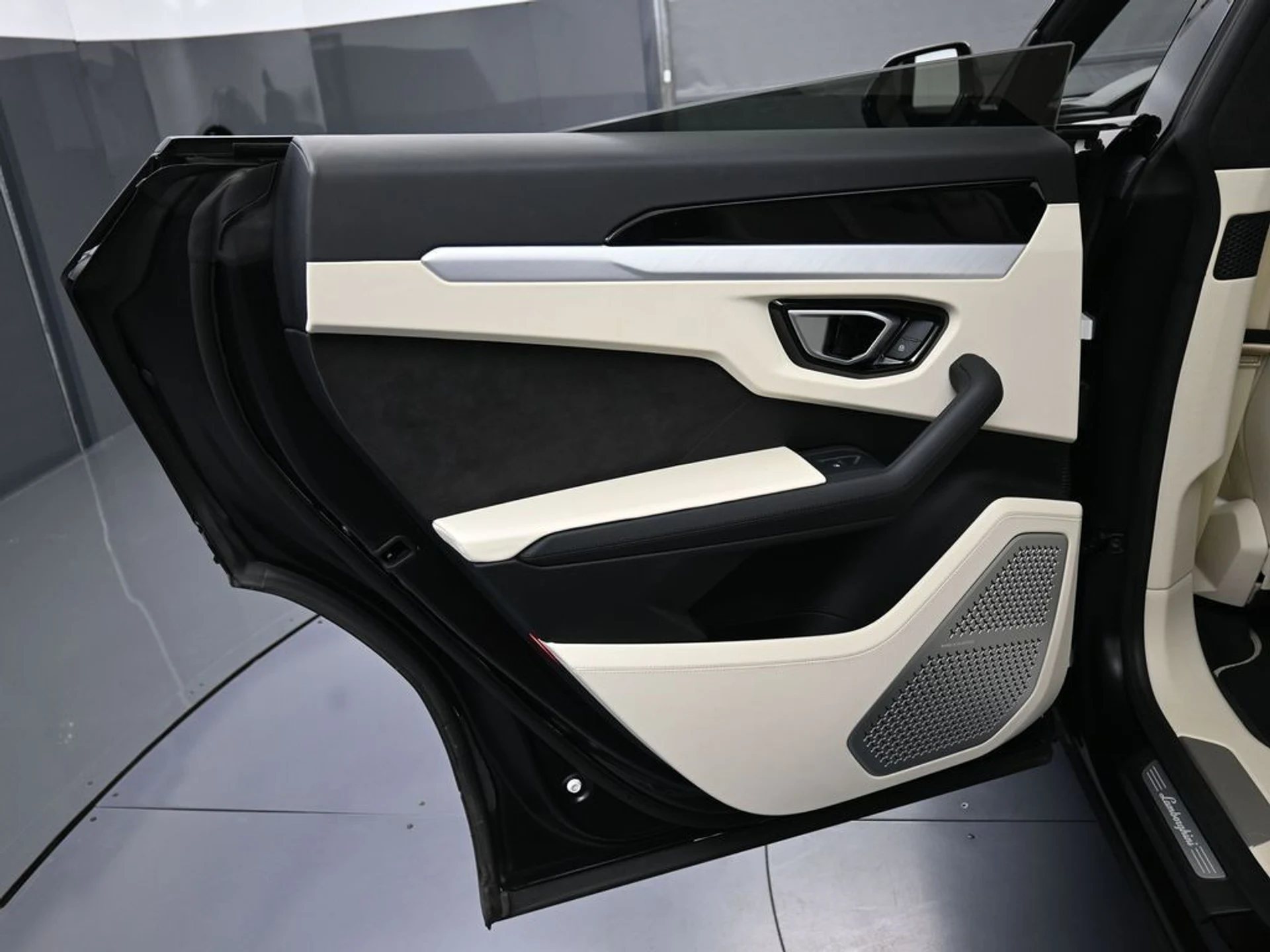 mph022_2529462612_899385d8476708861537d924ba0936e2_c470778194