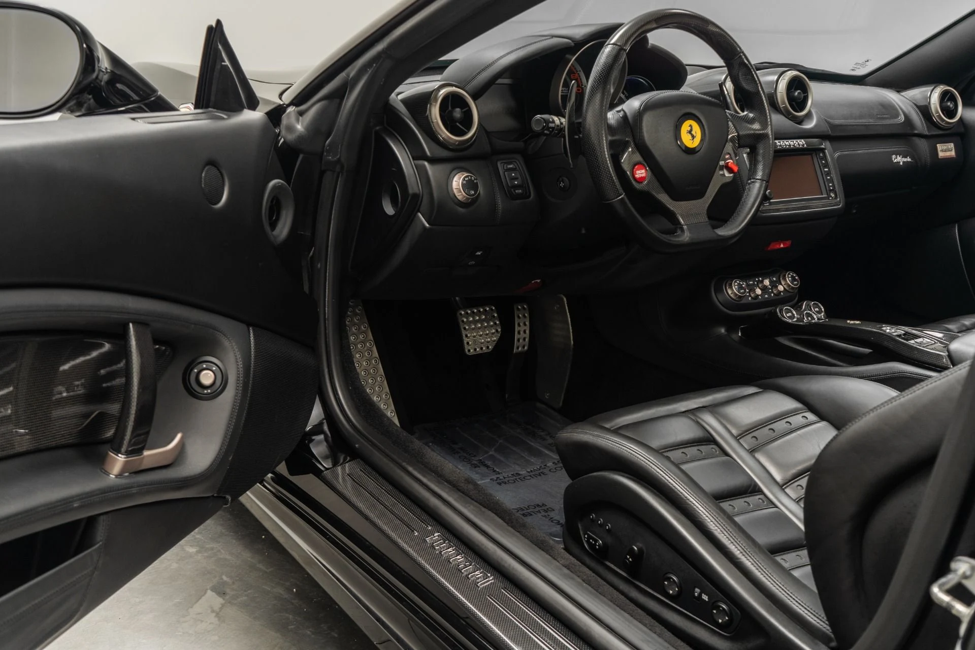 mph022_253325348_Used_2011_Ferrari_California_1760563898_016172e95f