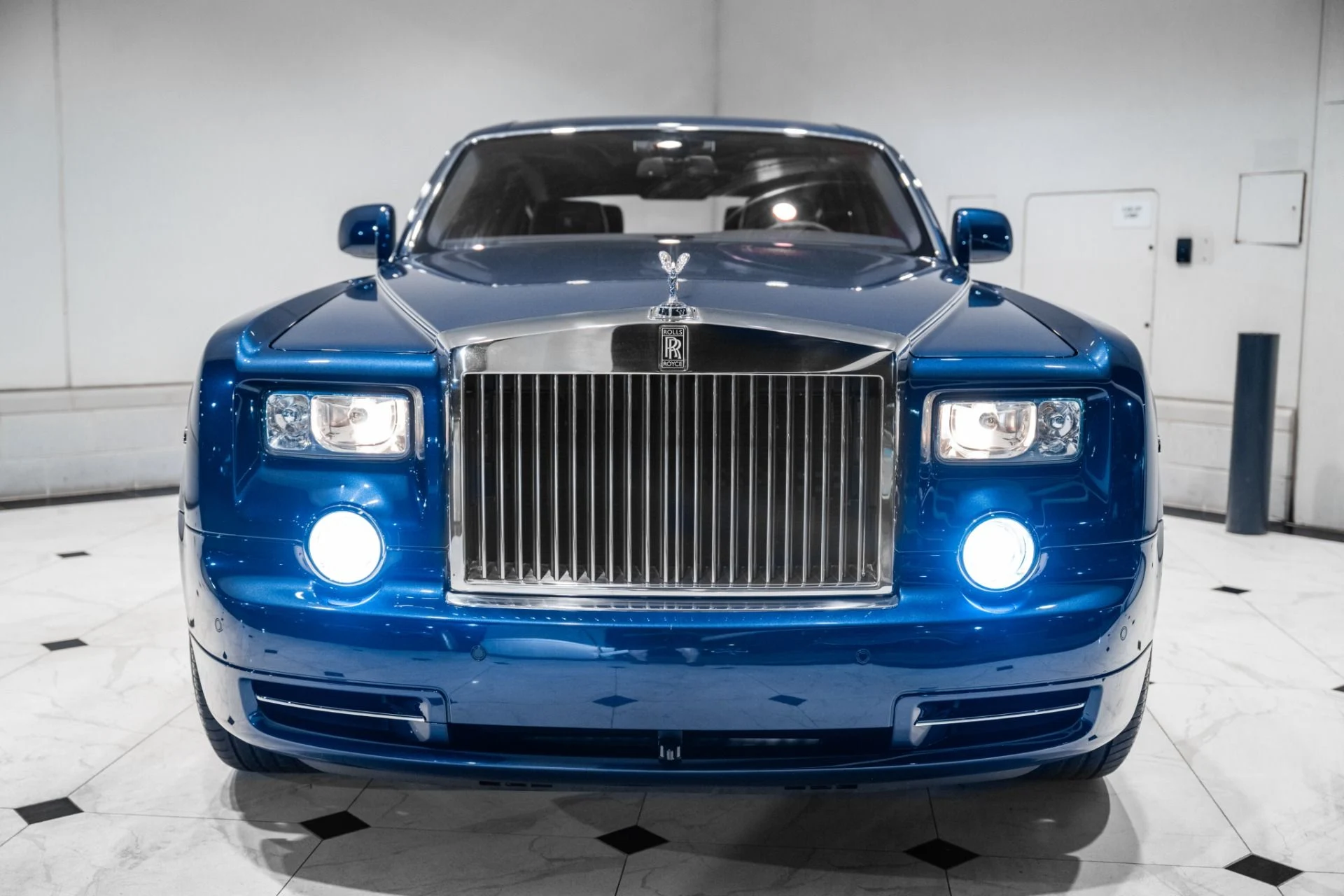 mph022_2534330016_Used_2011_Rolls_Royce_Phantom_1782236449_2470113d41