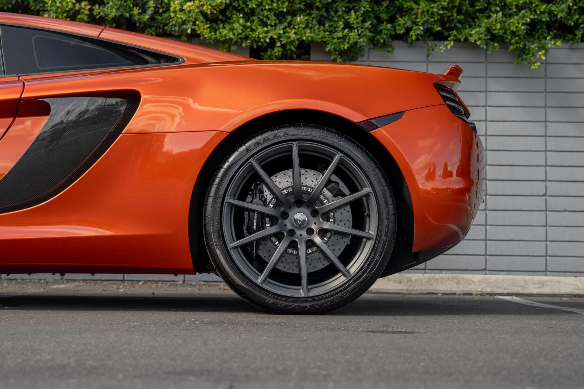mph022_253575598_Used_2012_Mc_Laren_MP_4_12_C_1760565617_228dcb02e9