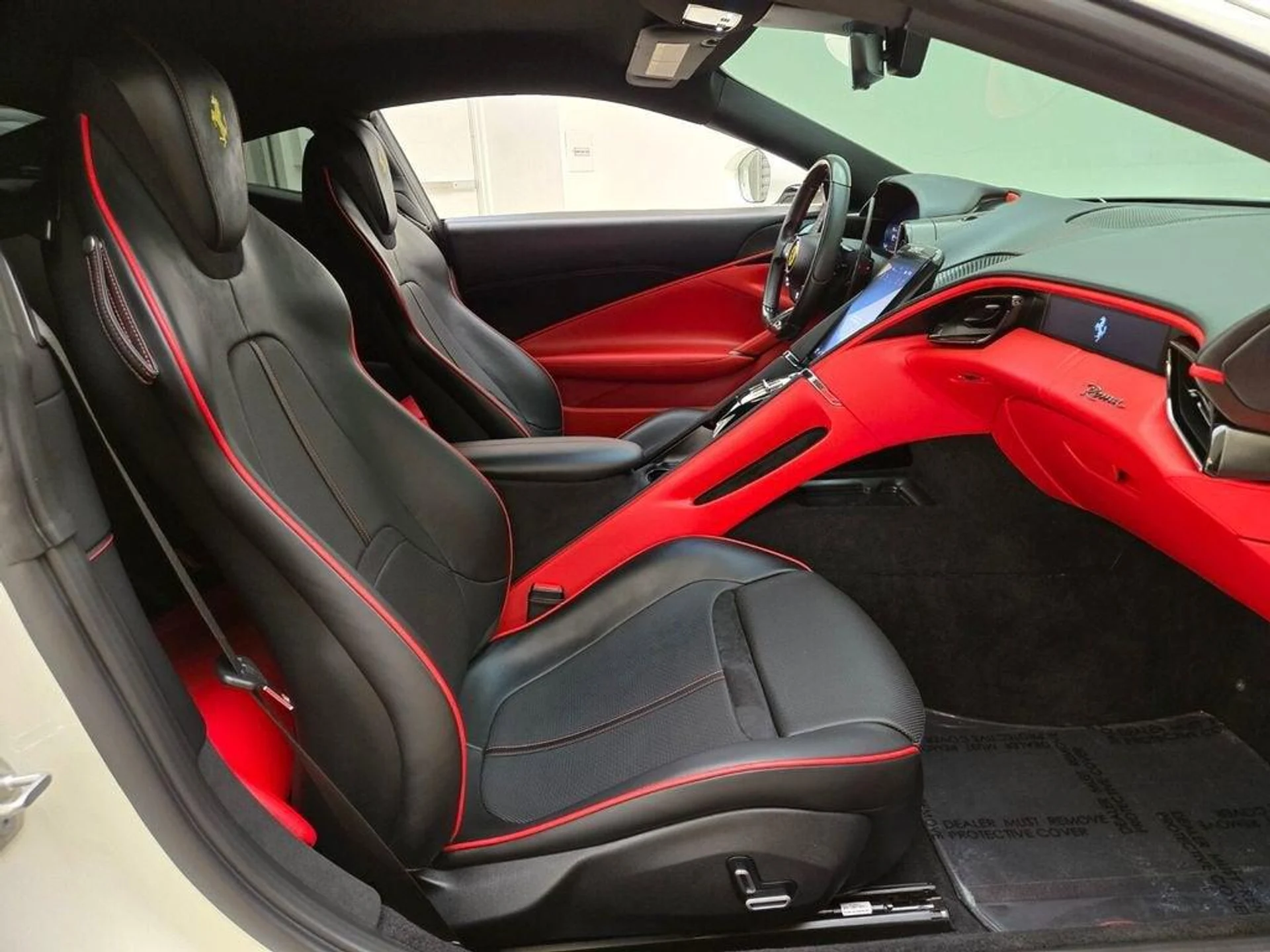 mph022_2537166685_Used_2024_Ferrari_Roma_1775723868_8fbbe502ec