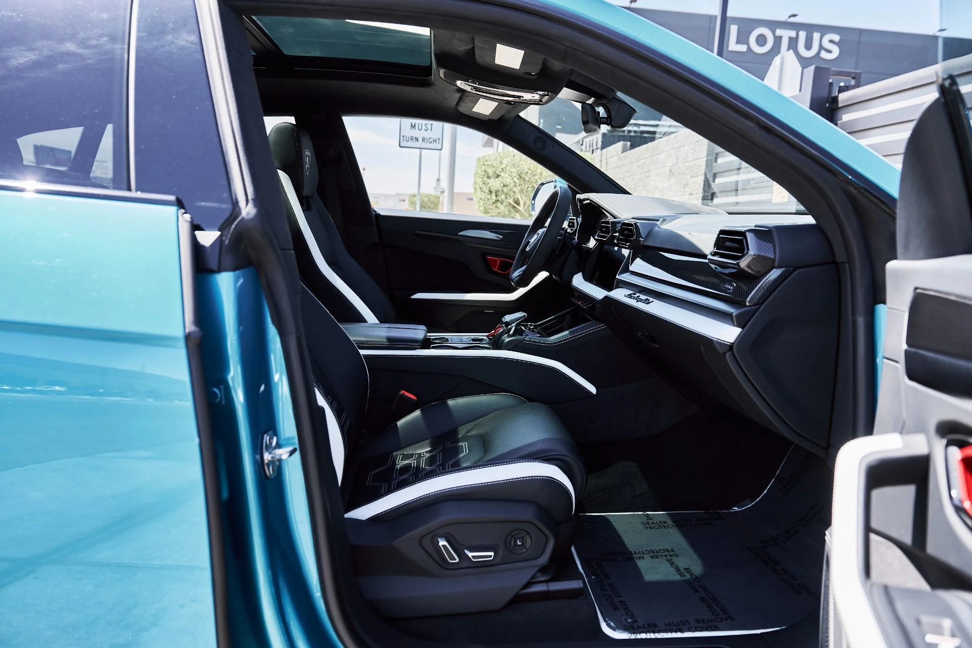 mph022_2543195200_Used_2025_Lamborghini_Urus_SE_1781314201_f4ba2ec827