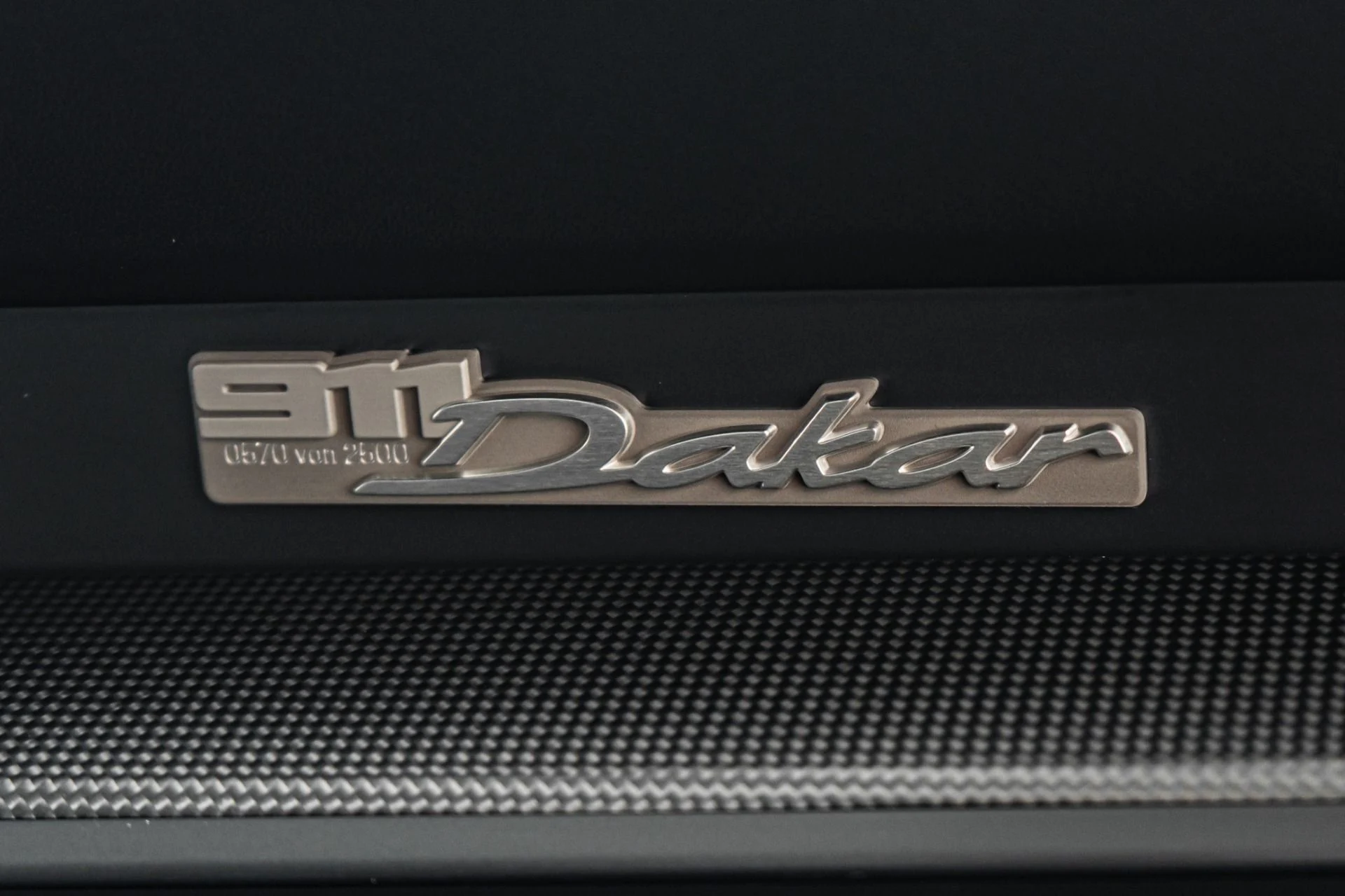 mph022_254784682_Used_2024_Porsche_911_Dakar_Martini_Livery_Carbon_Roof_570_of_2500_1777055109_4493388a74