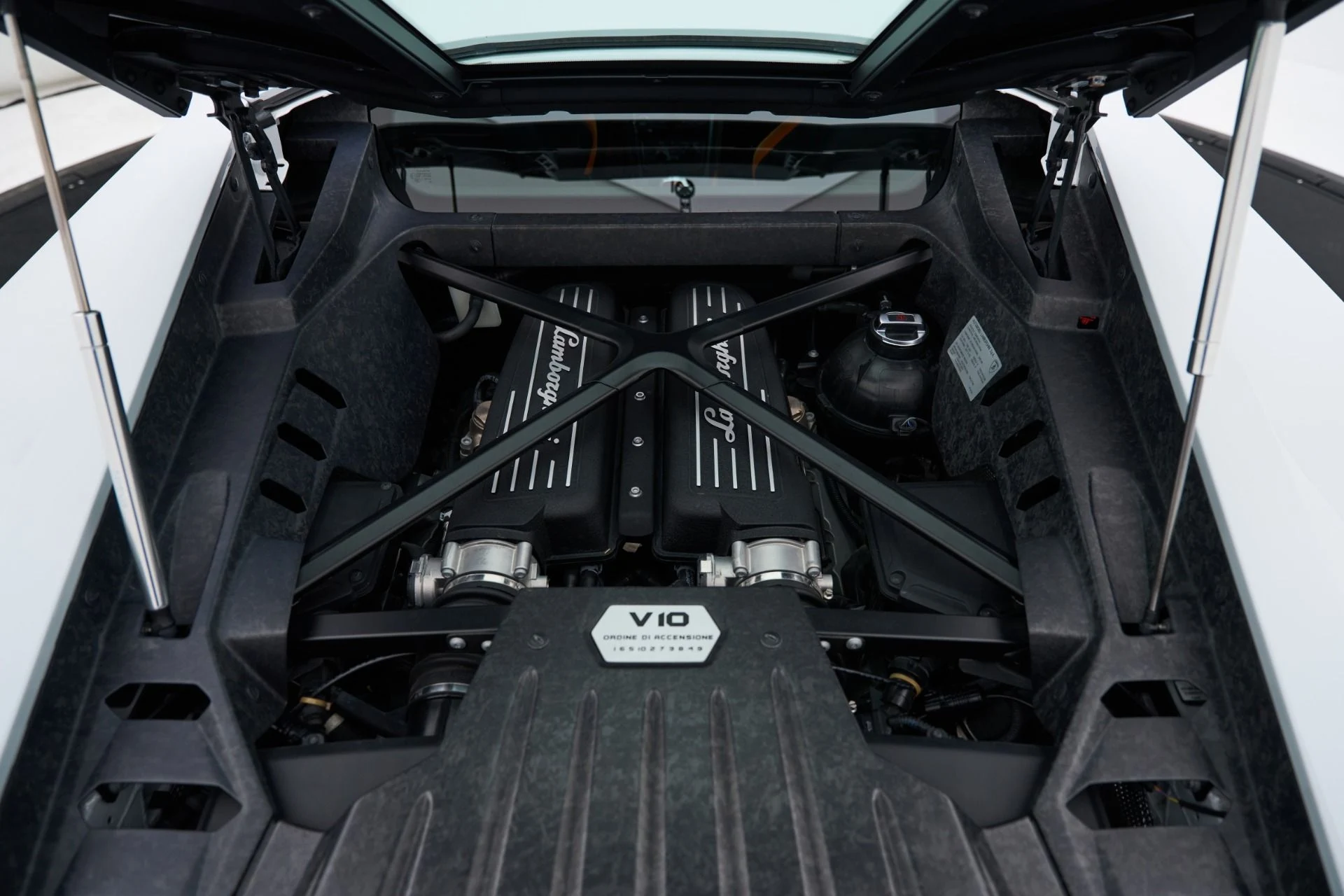mph022_2554132679_Used_2015_Lamborghini_Huracan_LP_610_4_1792523957_b6121652dc