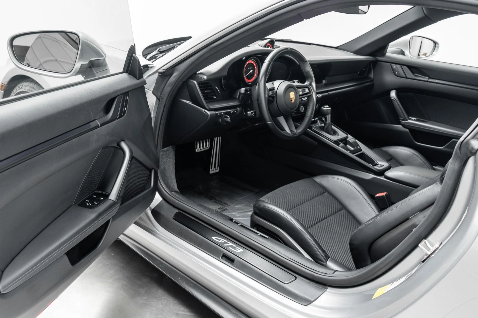 mph022_255655152_Used_2022_Porsche_911_GT_3_Touring_1772824690_9ed33b2d04