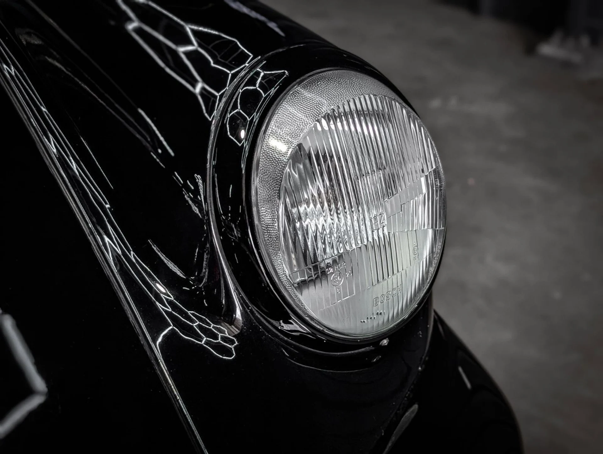 mph022_2566668416_36435187_03882_1979_porsche_911_049_5f0d94df4c