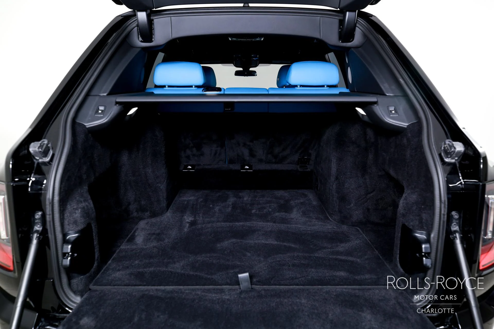 mph022_2567230514_Used_2025_Rolls_Royce_Cullinan_1752166885_cf34150e42