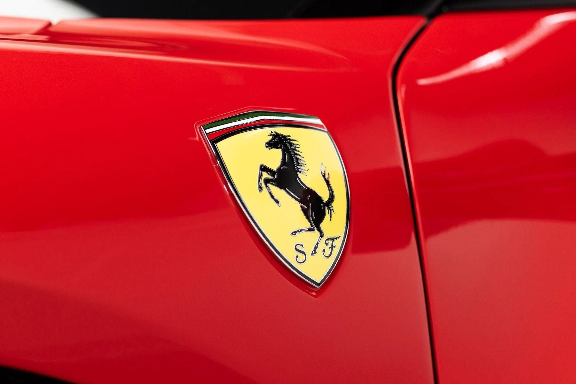 mph022_2570461827_Used_2026_Ferrari_296_GTB_1778334349_bc3cfe204b