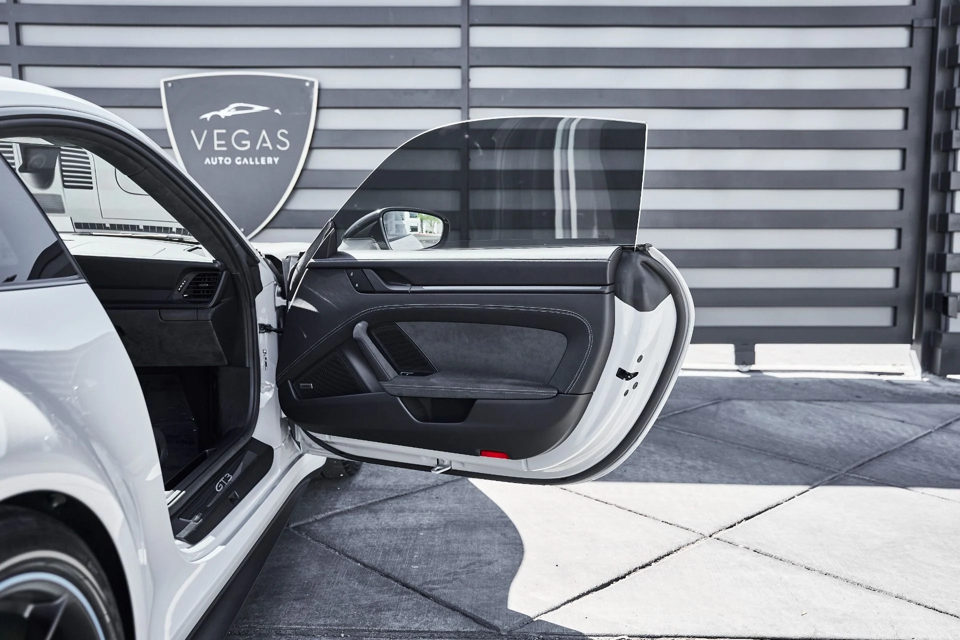 mph022_2573954562_Used_2024_Porsche_911_GT_3_1774056873_2322f71fc4