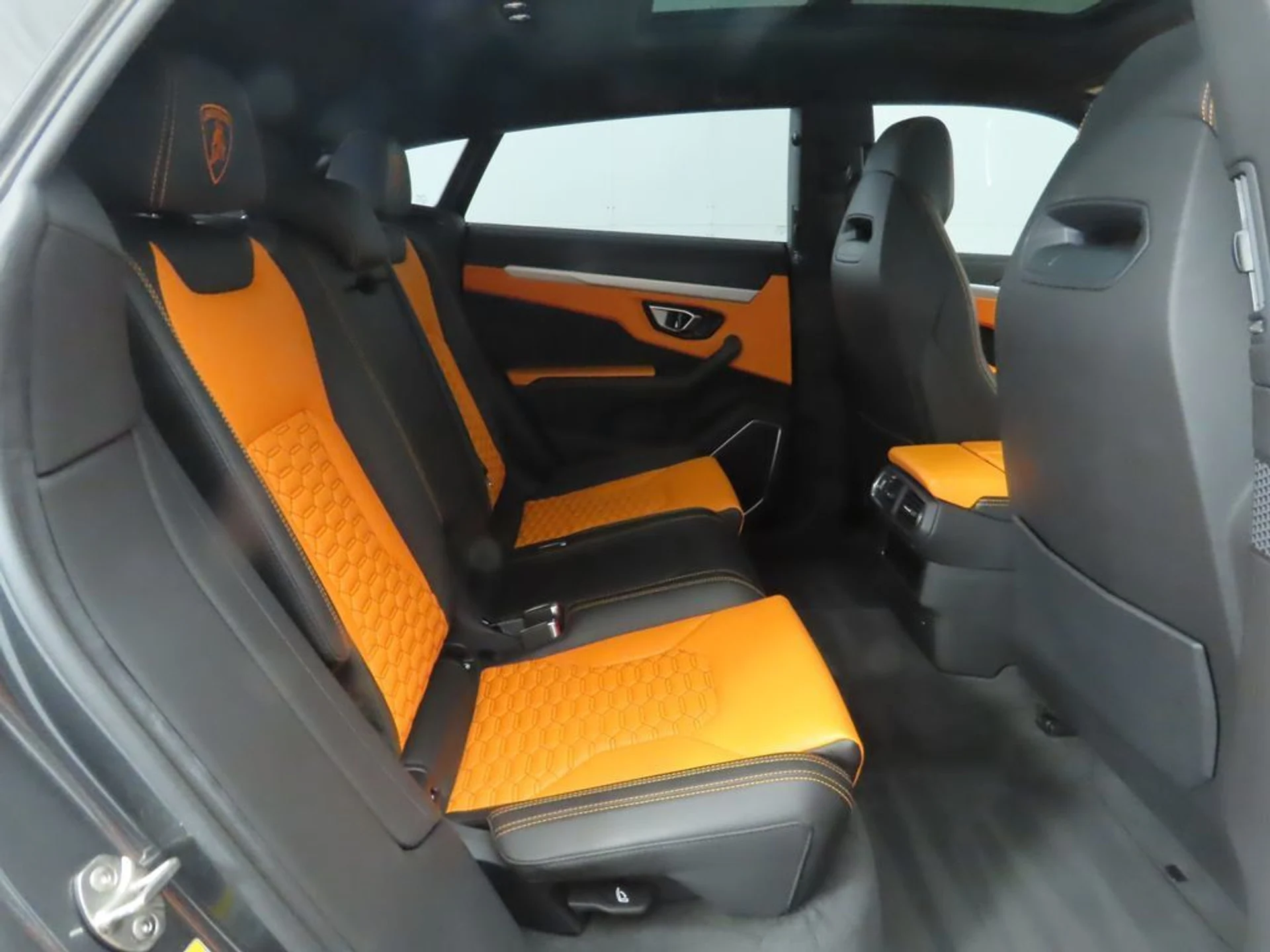 mph022_257424832_used_2020_lamborghini_urus_awd_8119_22948232_23_1024_525b5fa0e4