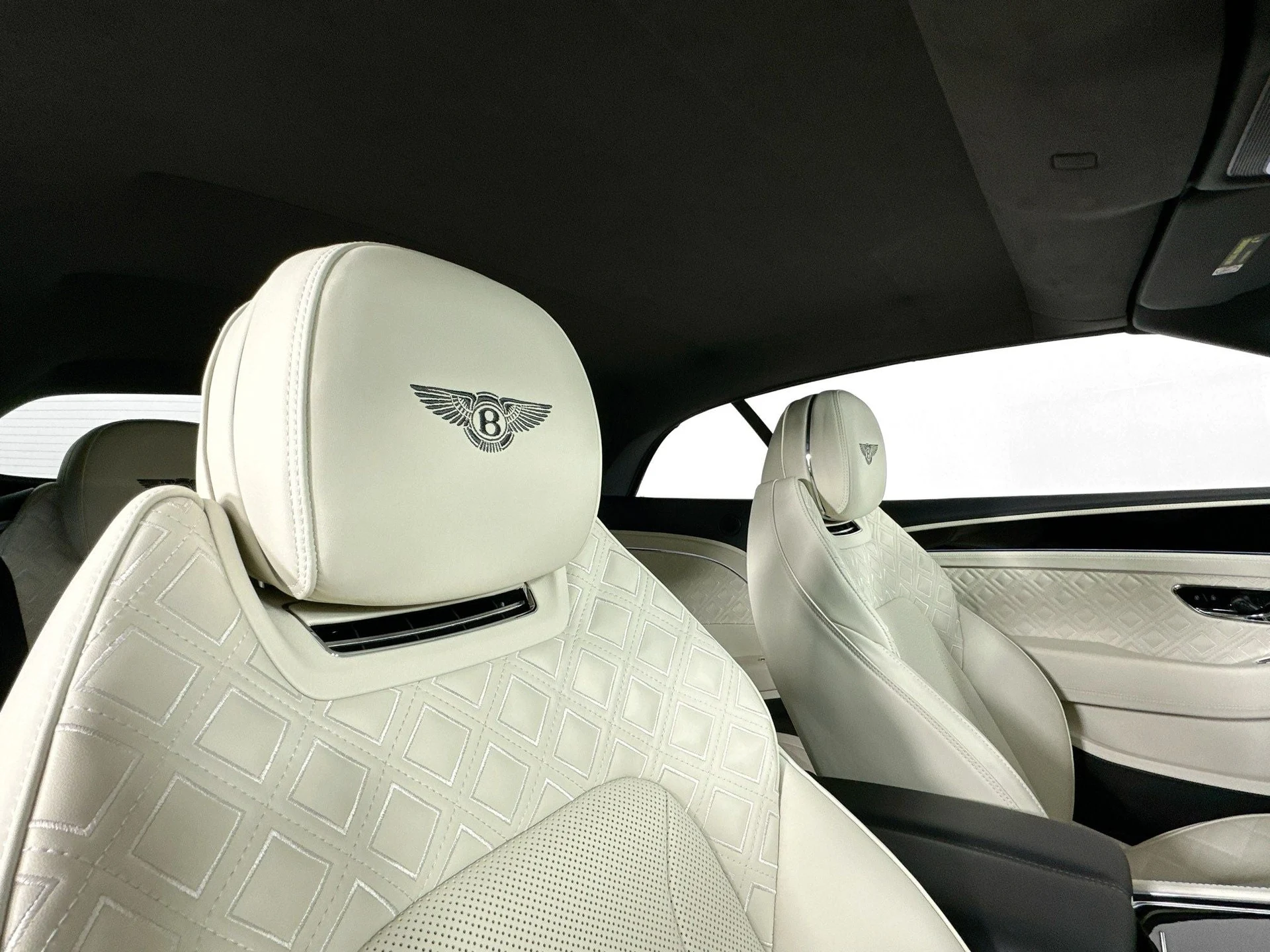 mph022_2575756177_23_8a32c9117b