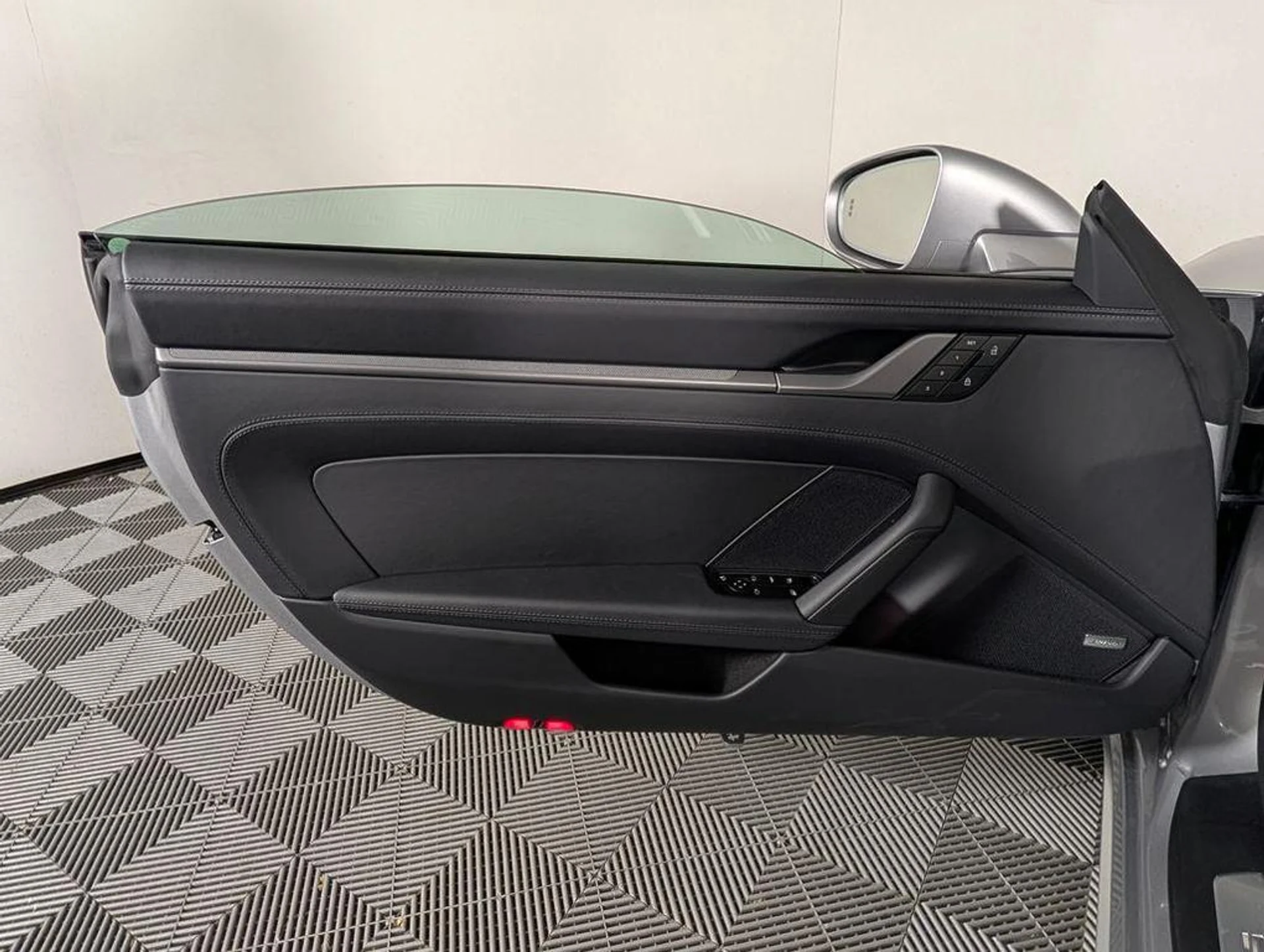 mph022_2575975303_er_BQ_Dtduxz_Y_YKMY_Xsl5029q_U_8f28d94cbc