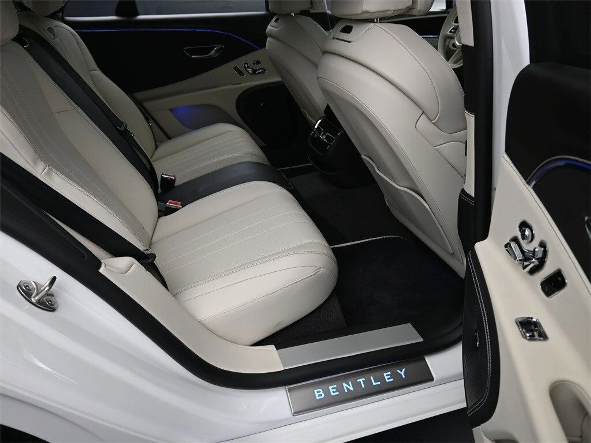 mph022_2576228512_b35e96d73da87f90f24c1bd111746c5ex_8732671fda