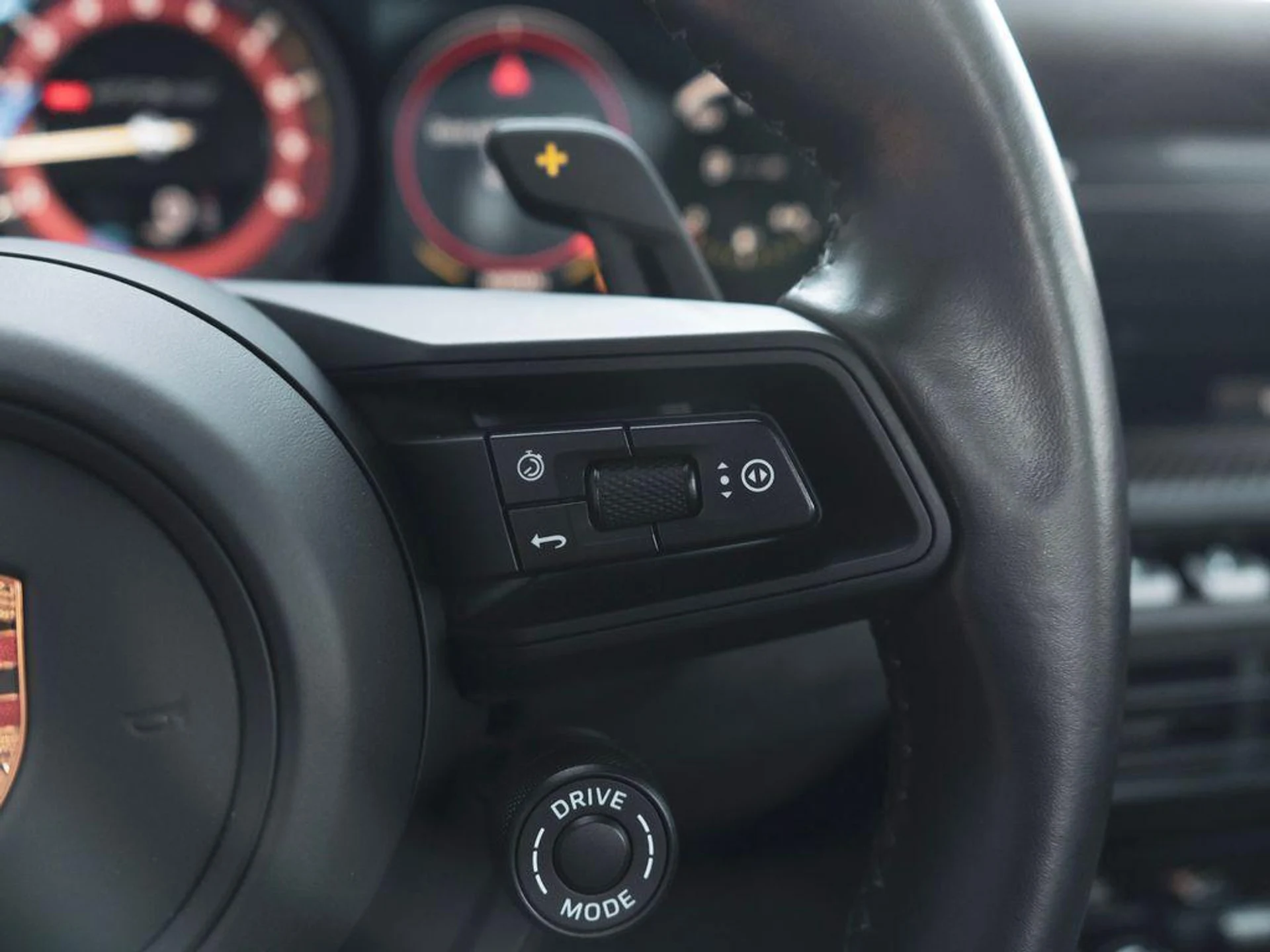 mph022_2587204183_N7_Aj_G_De9_YQ_Eq27w_Mciie_L6_J07f_I_1d2901a9c6