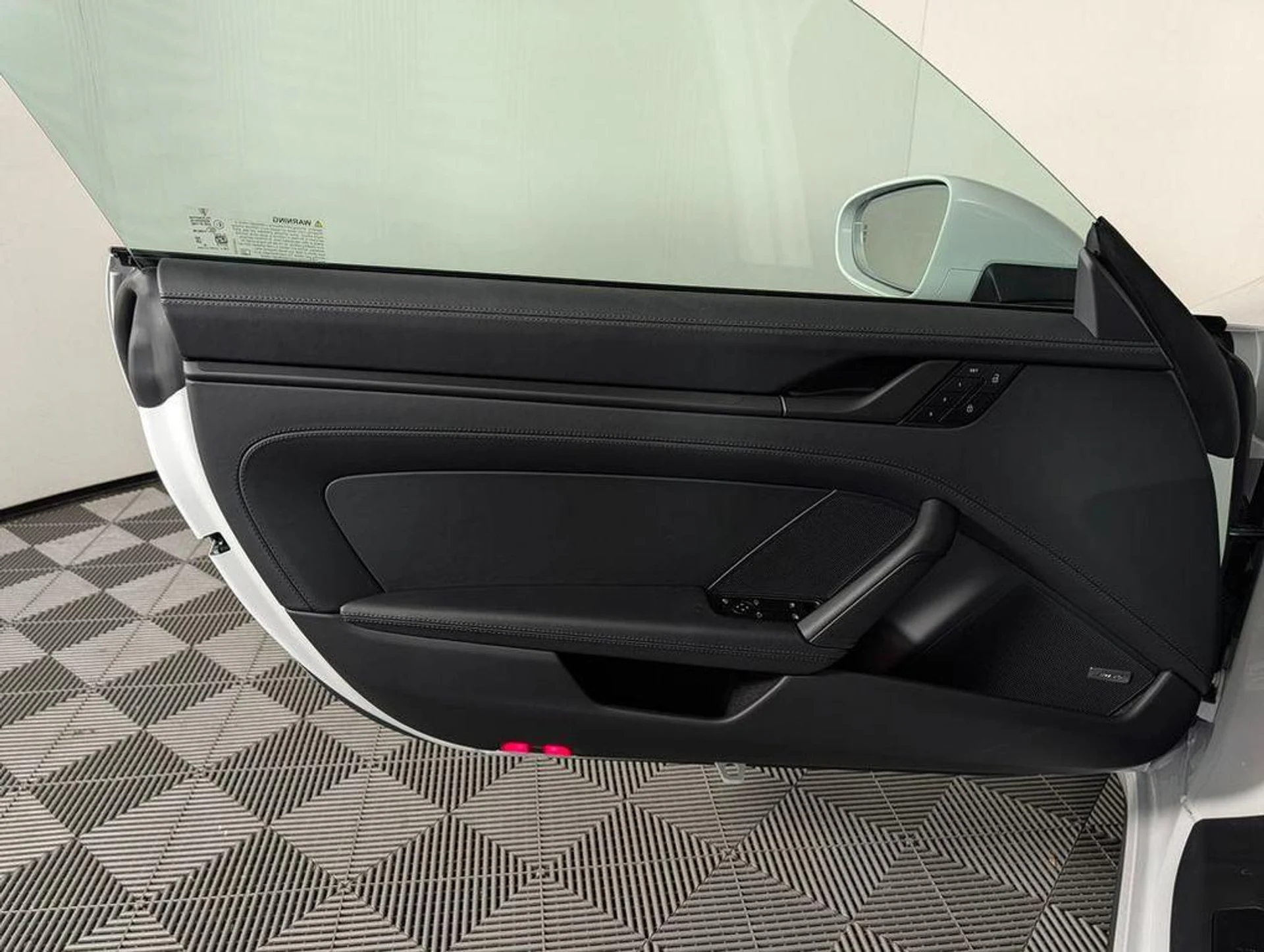 mph022_258883274_Eiy_b_K0_Kgj_Q6_H_3f_C_Sdw_UIM_d_A_ca3a78114f