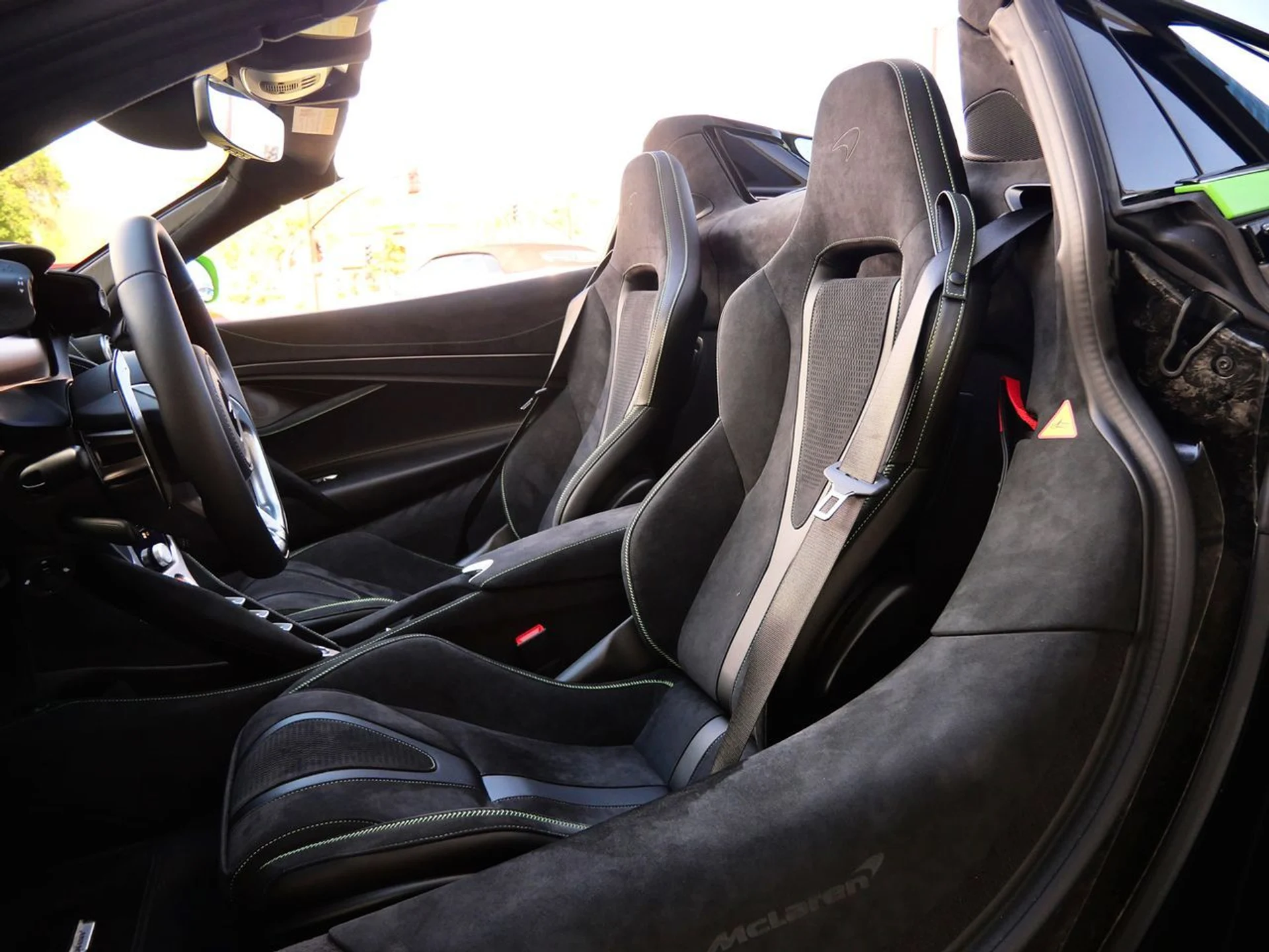 mph022_2593660989_b1bc0b49a474c9ff03ebed3f781bb002x_21e64b08c1