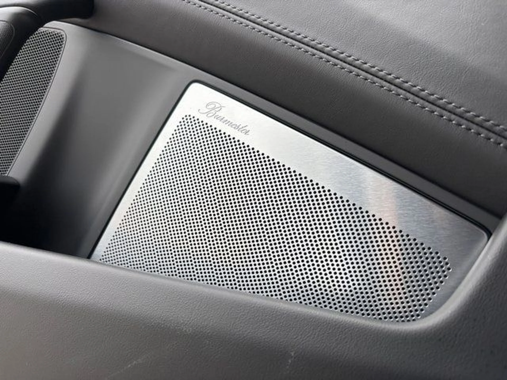 mph022_2603705951_9bf15850c5d38b9ecea484dbf7f7933ax_526e8b84f4