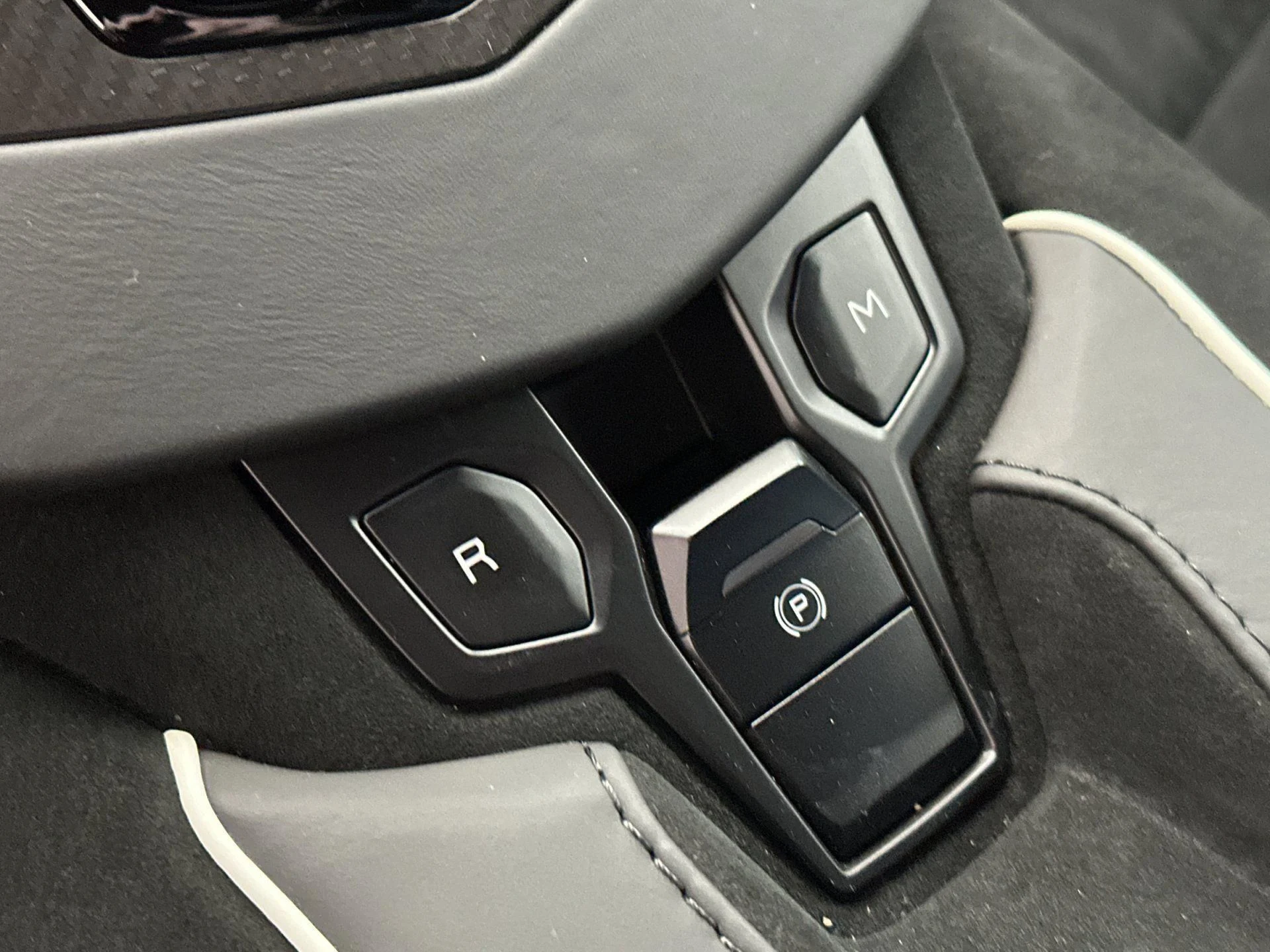 mph022_2620934994_Used_2021_Lamborghini_Aventador_SVJ_1774426268_af2db91bb3