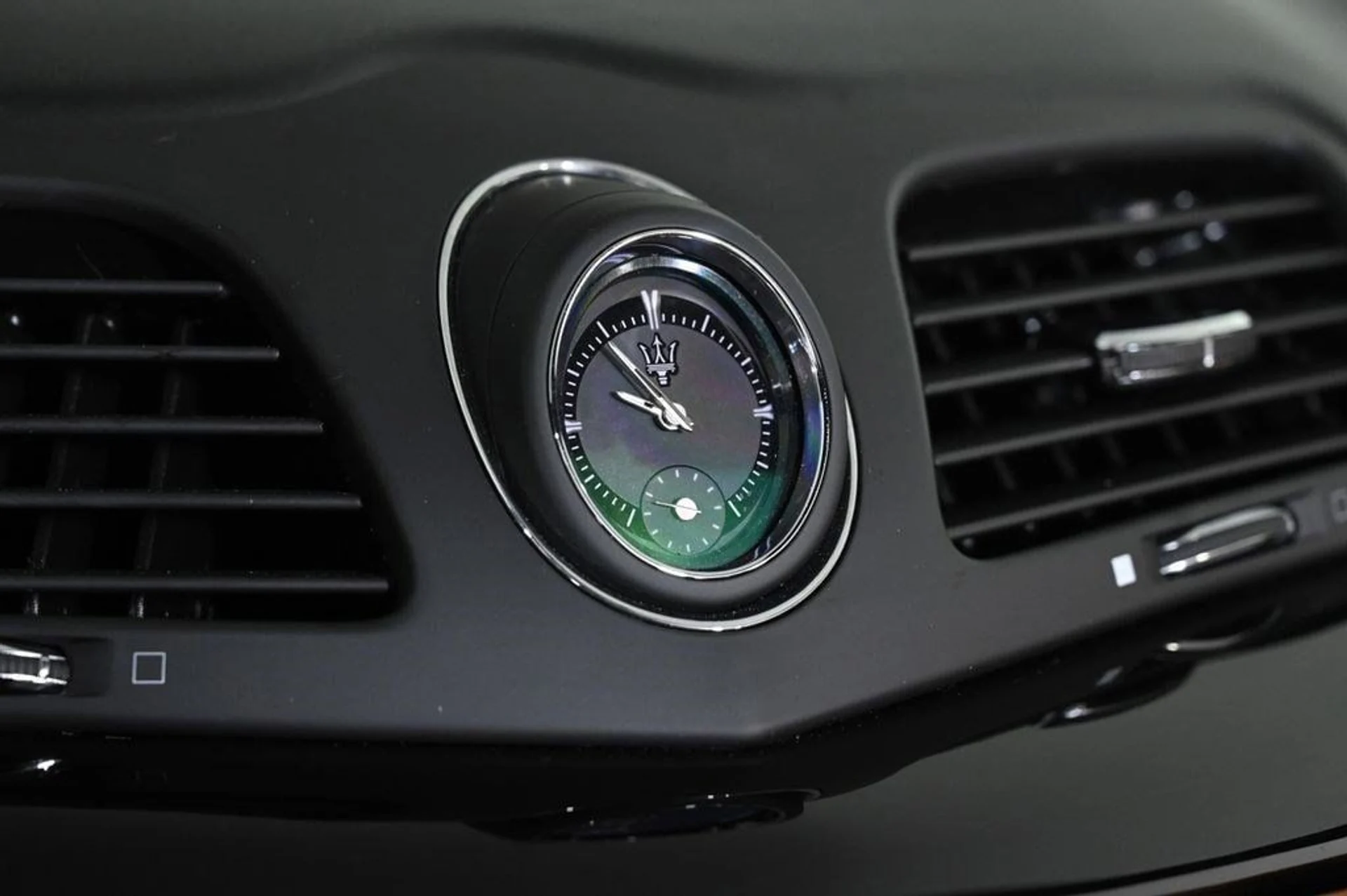 mph022_2621151569_used_2018_maserati_granturismo_mc47l_11350_22854179_22_1024_59600cee98