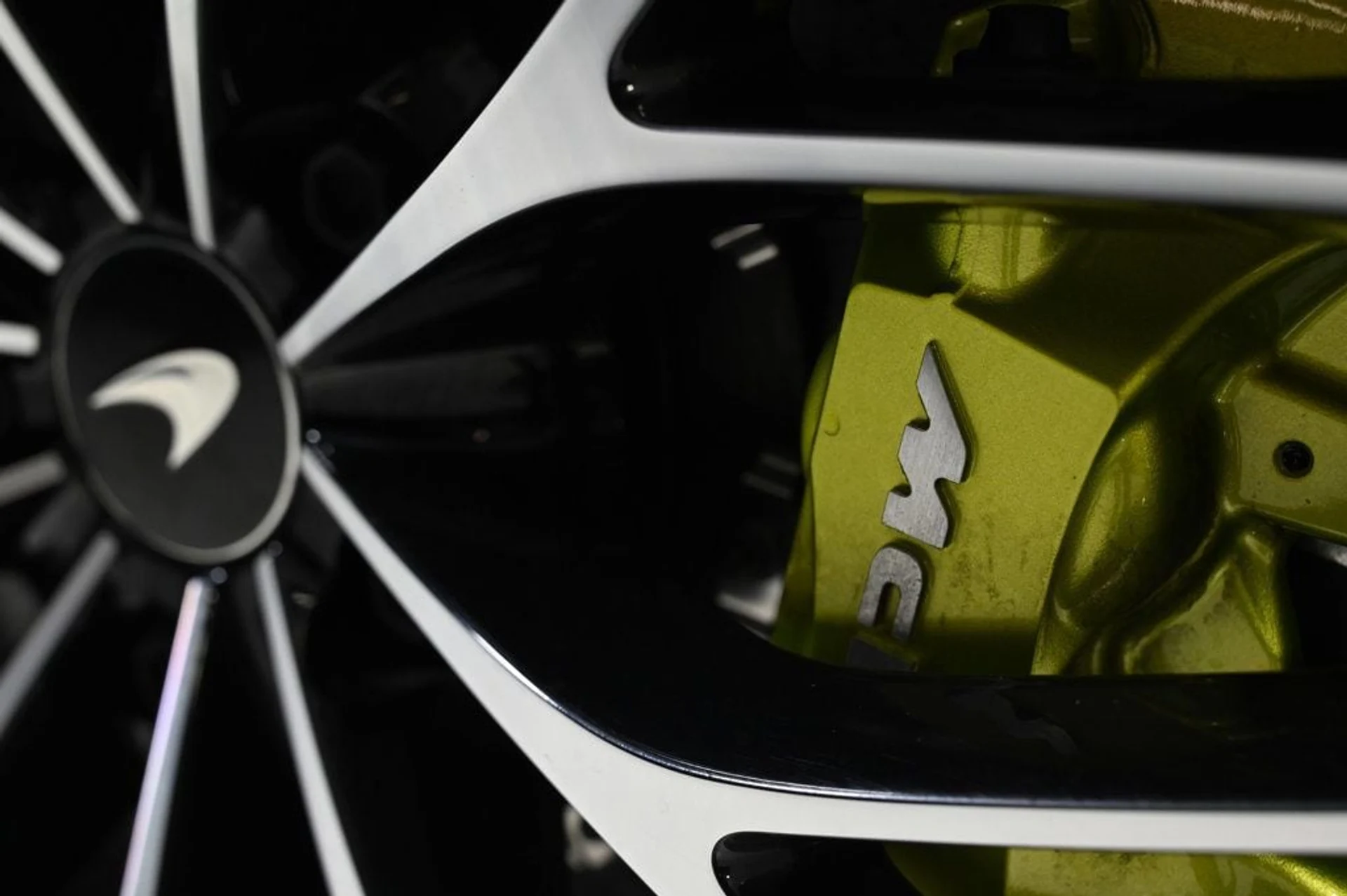 mph022_2628057625_used_2025_mclaren_gts_techlux_11350_22874219_22_1024_93e87c1097