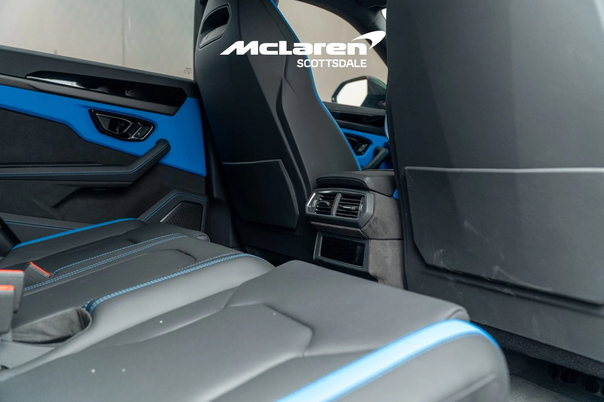 mph022_2628547264_Used_2025_LAMBORGHINI_URUS_SE_1786123267_0b784667b9