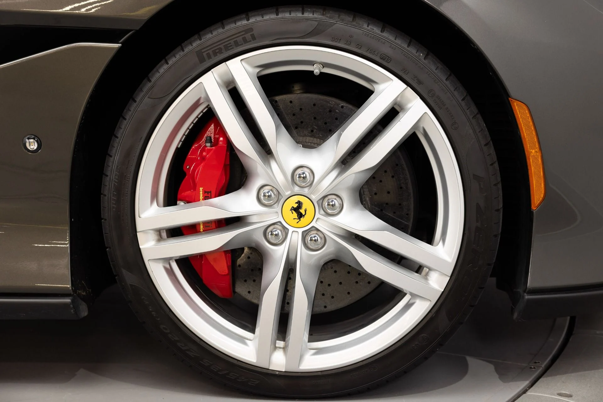 mph022_2637940308_Used_2019_Ferrari_Portofino_1784318320_30016ae327