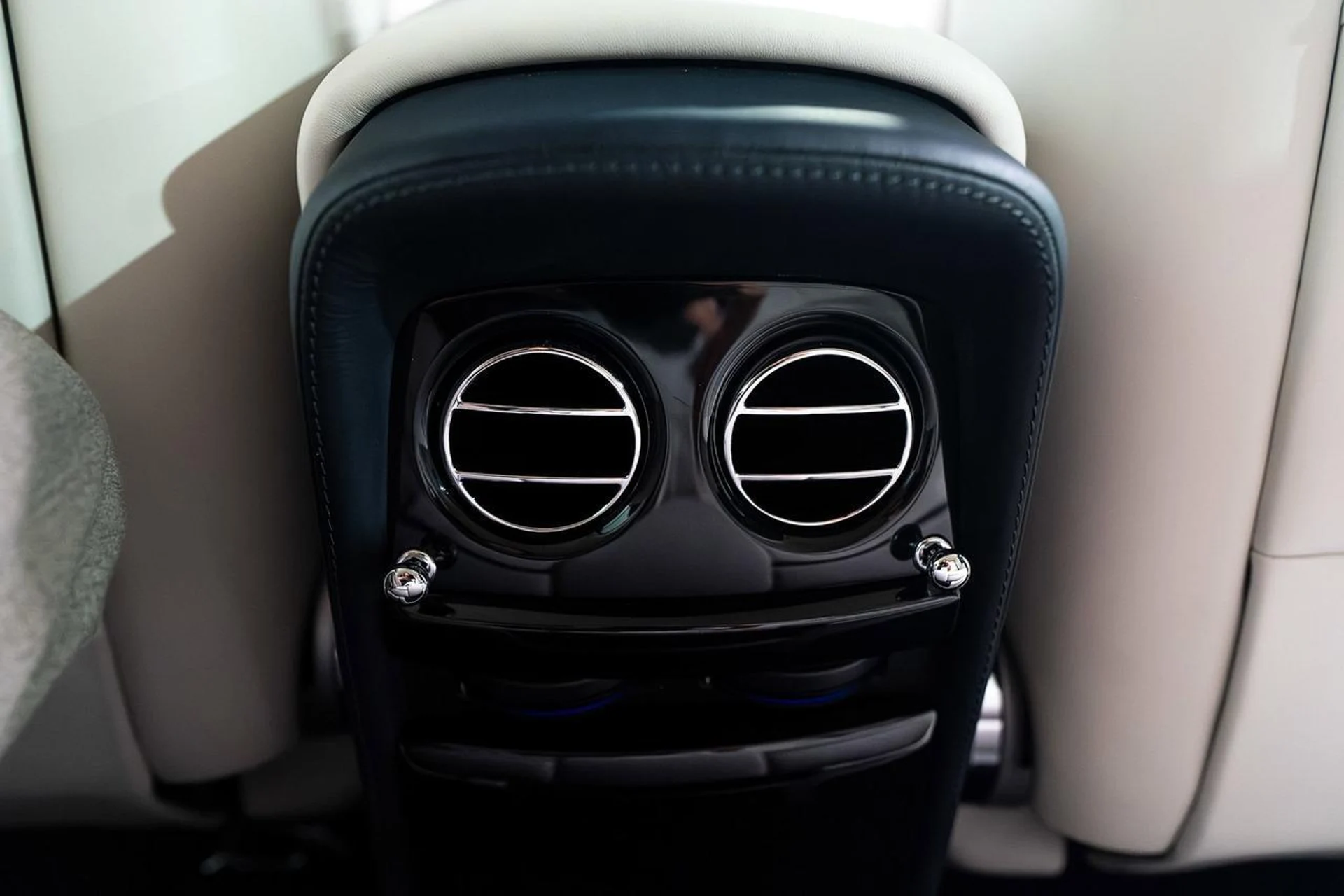 mph022_2641390350_b7bf6108d0efaea13fd7412777d6bc06_e2abd149eb