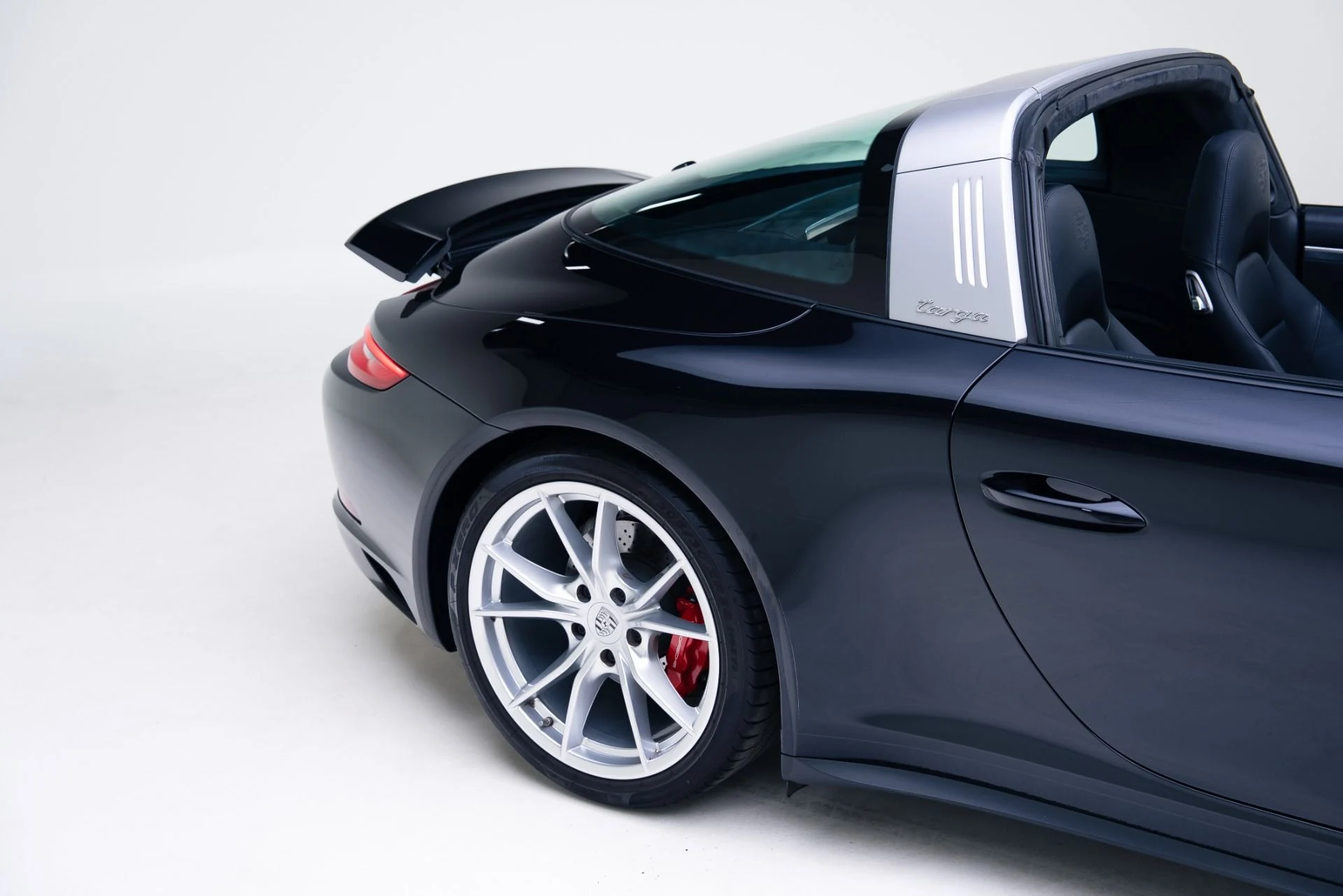 mph022_2643741737_Used_2018_Porsche_911_Targa_4_S_1767827932_5a70e1af20