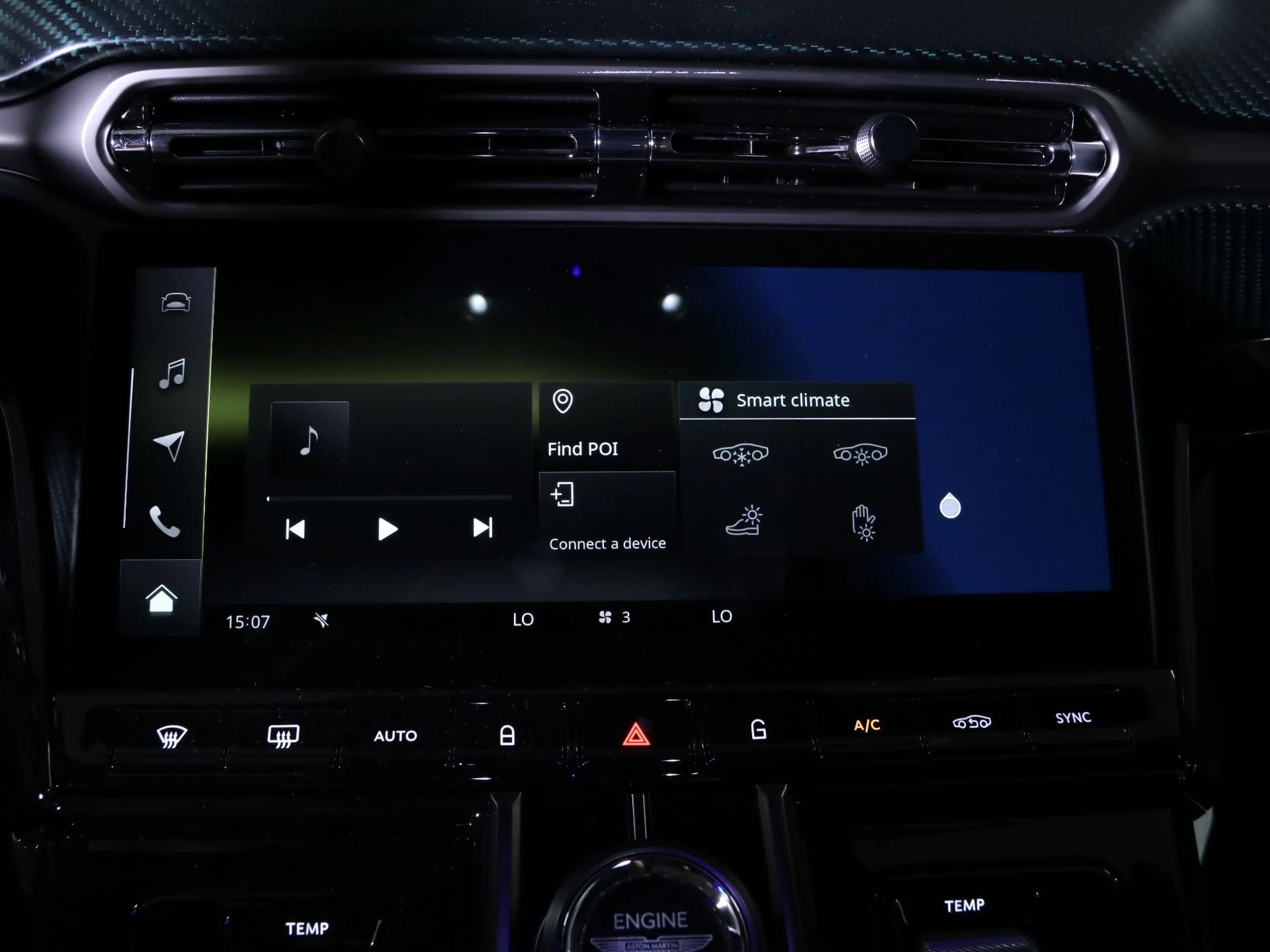 mph022_2655080103_New_2025_Aston_Martin_Vantage_1758482523_b22af1569d