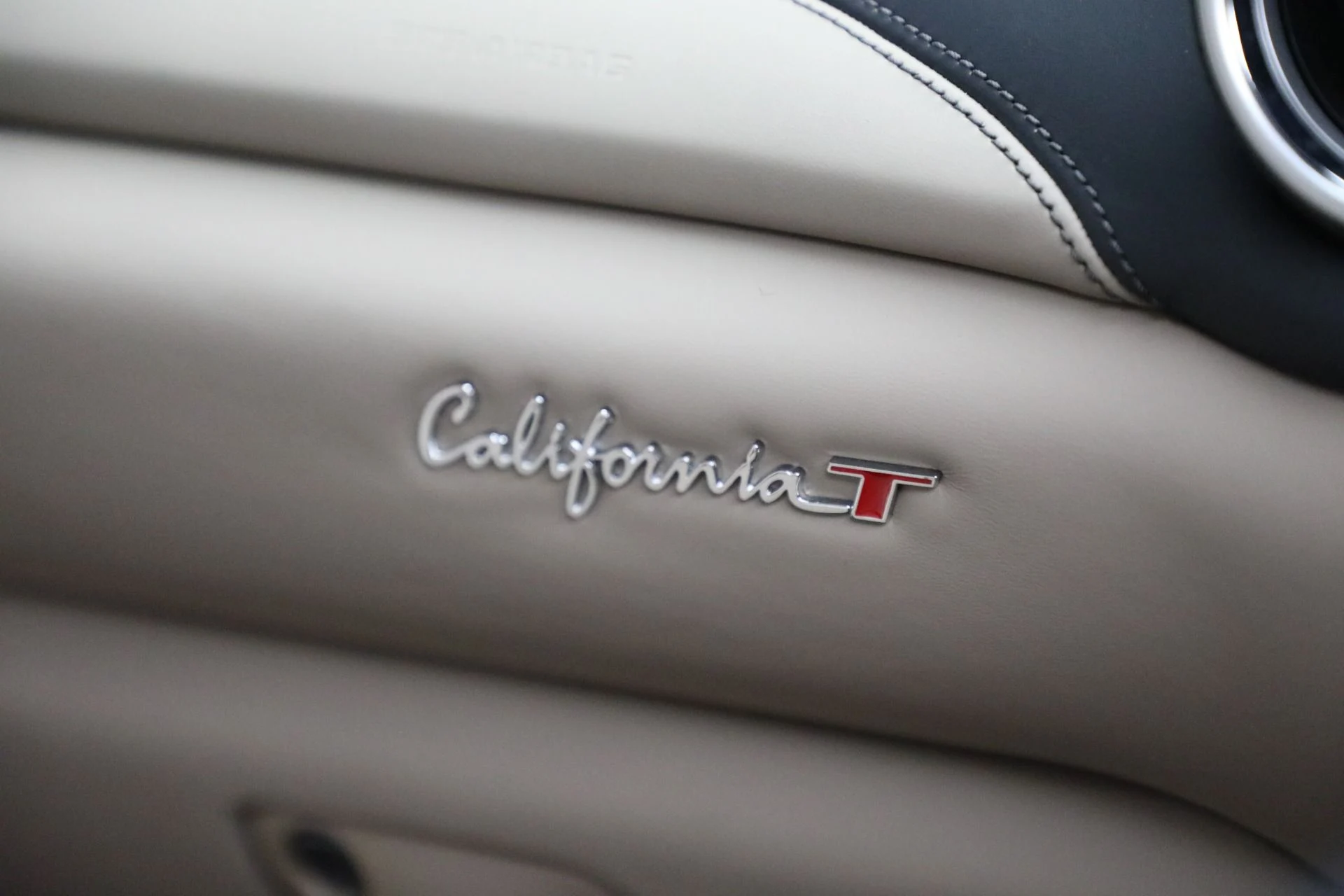 mph022_2656066979_Used_2016_Ferrari_California_T_1749504250_b8594857dd