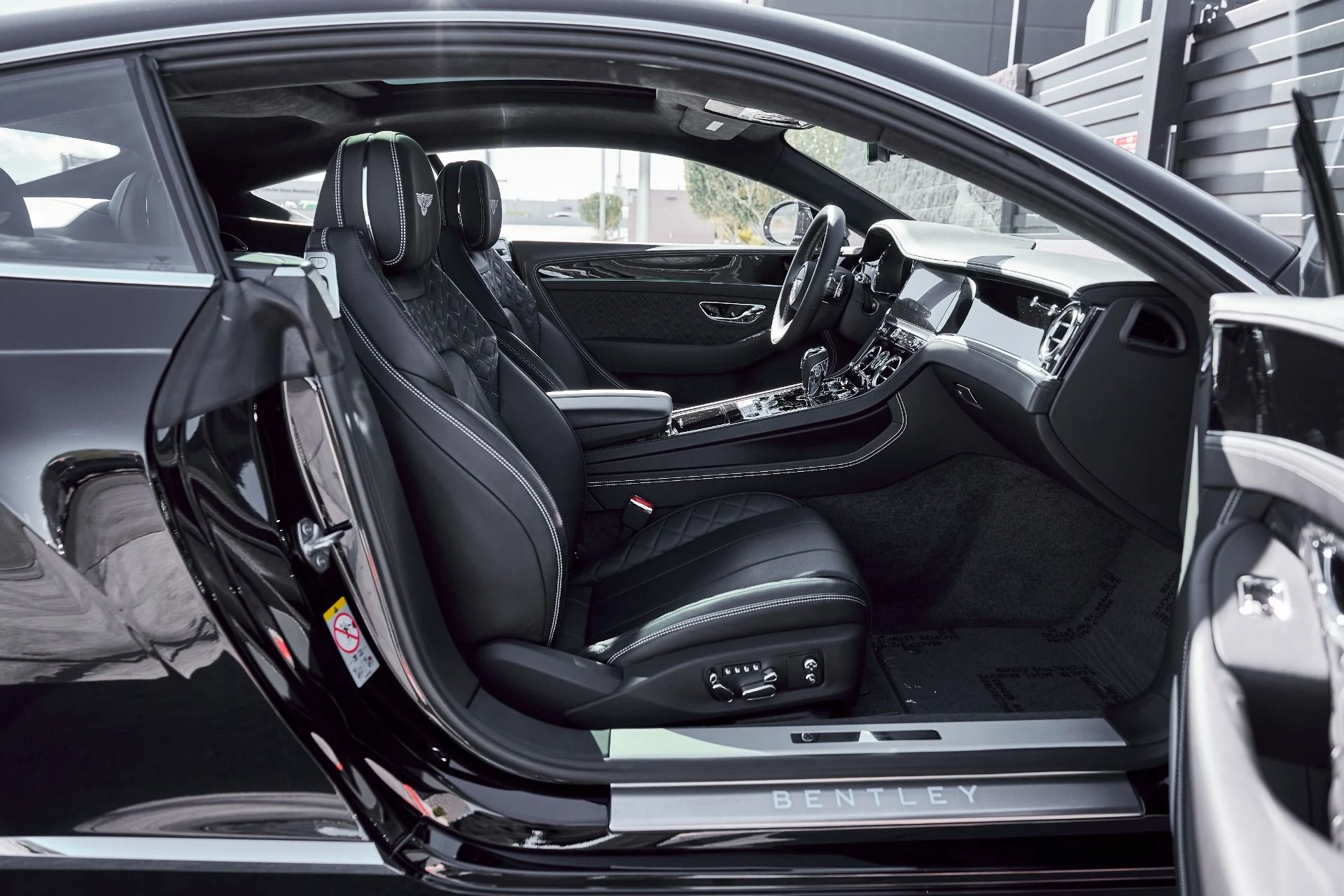 mph022_266314742_Used_2022_Bentley_Continental_GT_V8_1771381061_0b346cd75b