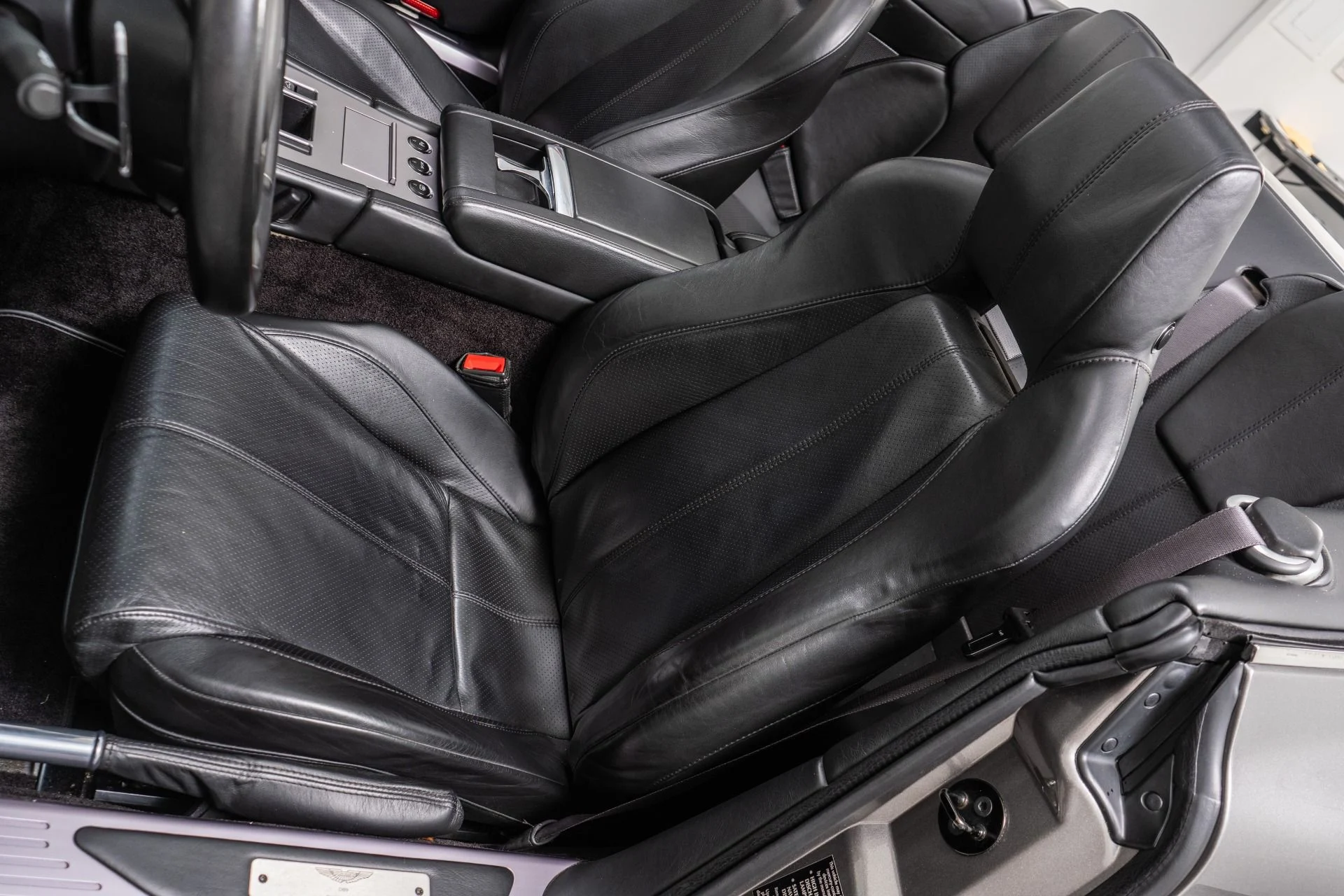 mph022_2664763101_Used_2008_Aston_Martin_DB_9_Volante_1787088651_0a7c594495