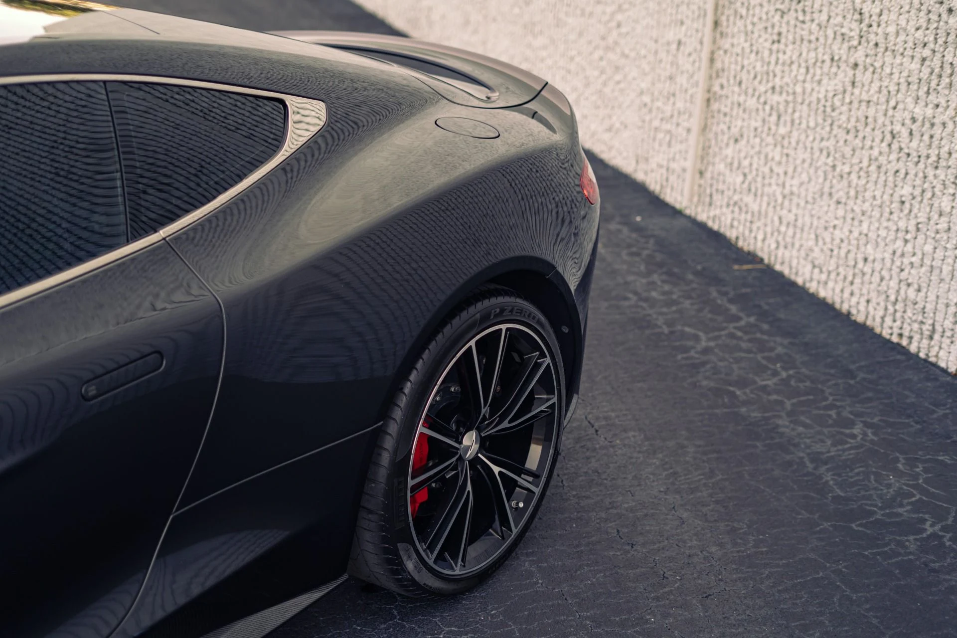mph022_267106979_Used_2014_Aston_Martin_Vanquish_Carbon_Exterior_Package_1783984882_c1e3c77cc3