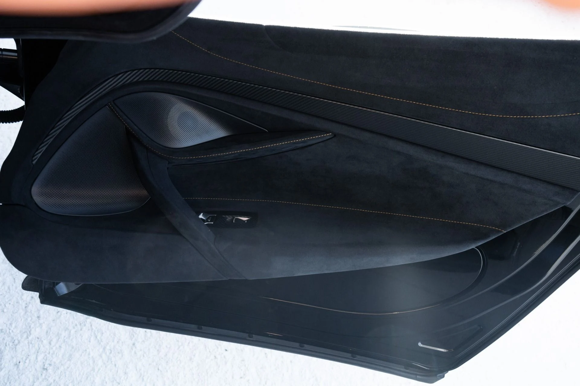 mph022_2684777409_Used_2021_Mc_Laren_765_LT_1772492755_8c591f9693