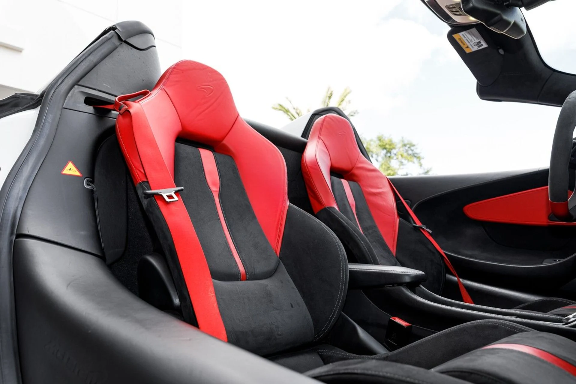 mph022_2687245937_607_p23_l_87144c6bca