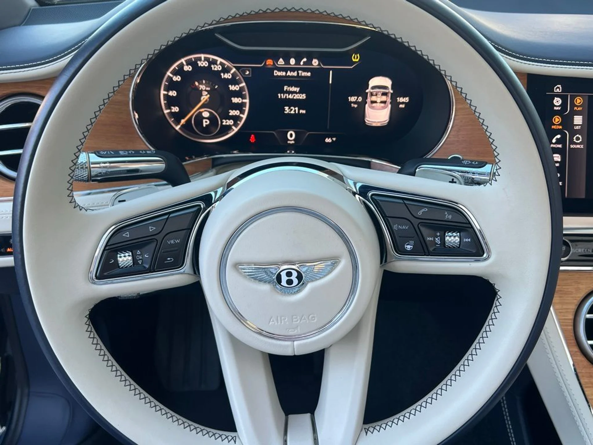 mph022_2692378311_f72d69e23582708d2efeee83f4bea3d5x_100fa36296