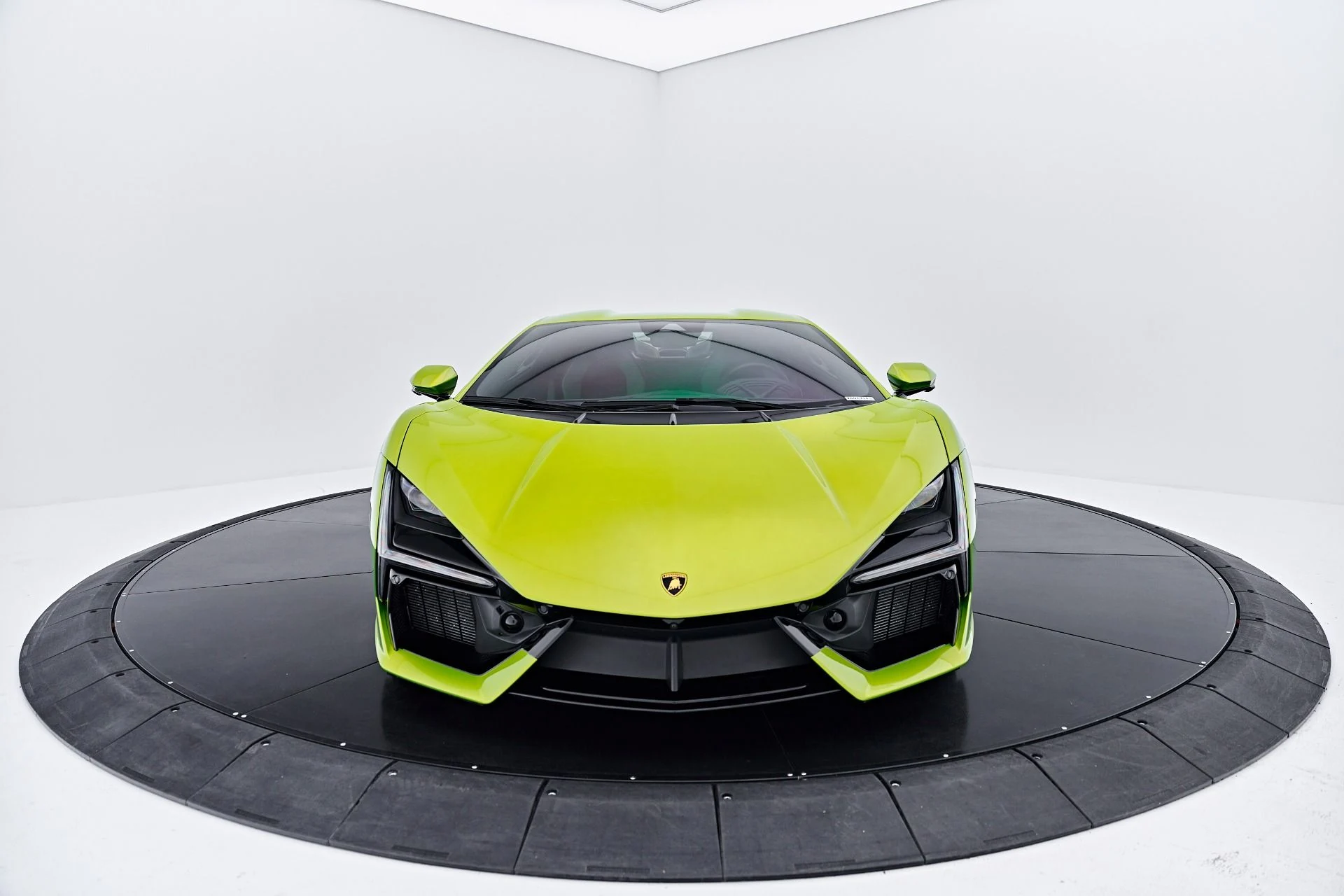 mph022_2695037261_Used_2025_Lamborghini_Revuelto_Base_1785288807_7153e0490f