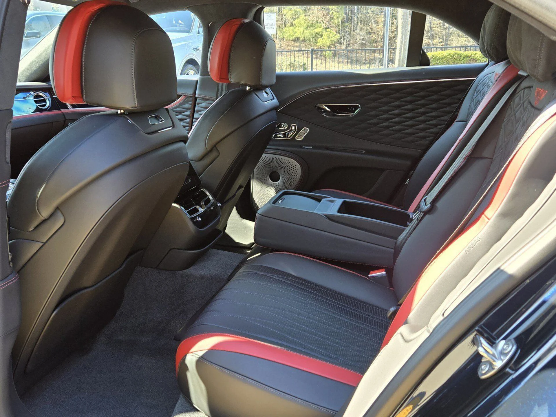 mph022_2696647746_01c9bc132be30b55dccef0b6670df0d3x_295e48c53f