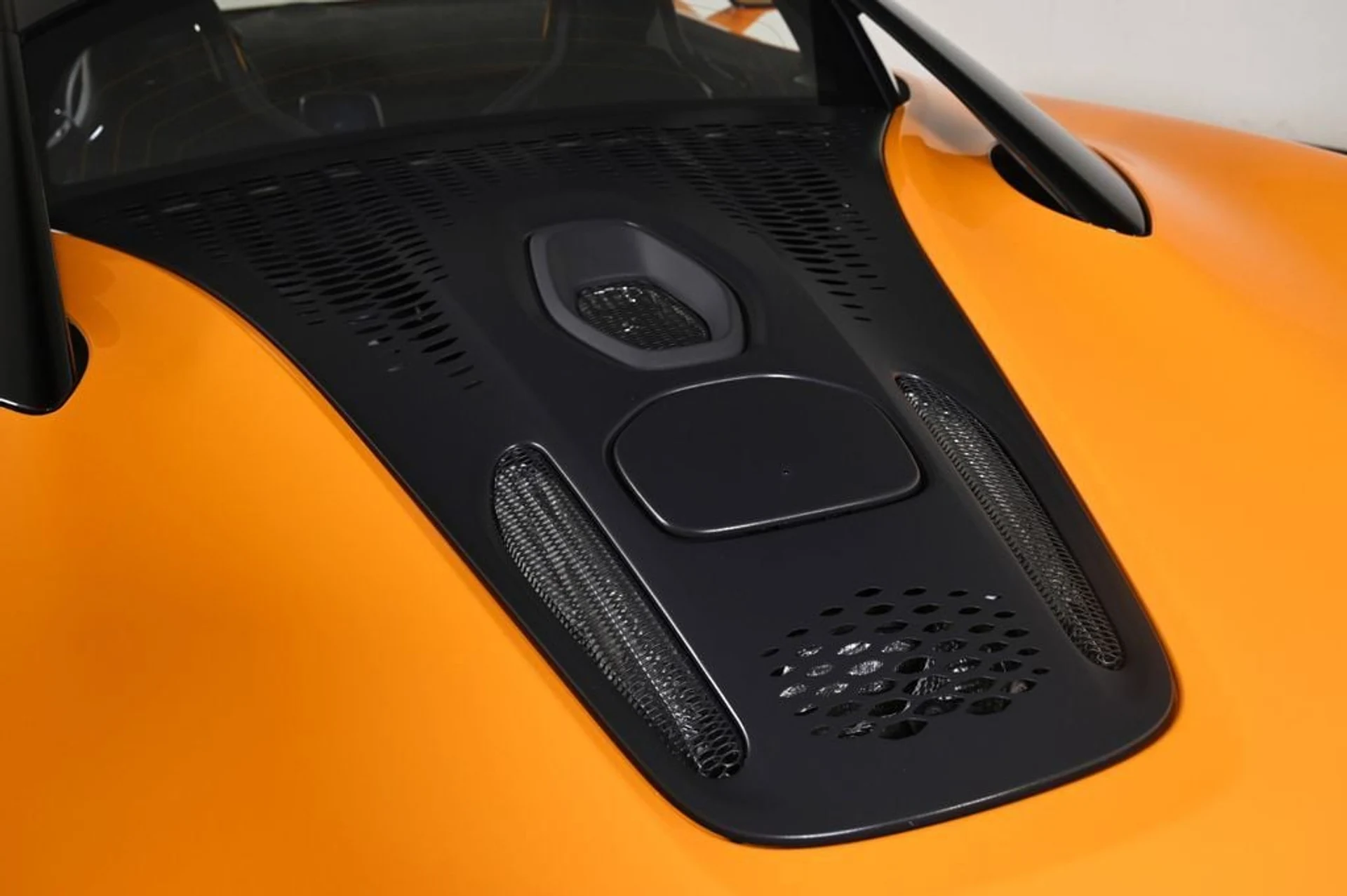 mph022_2696764809_used_2025_mclaren_artura_performance_11350_22911649_22_1024_543bd47f68