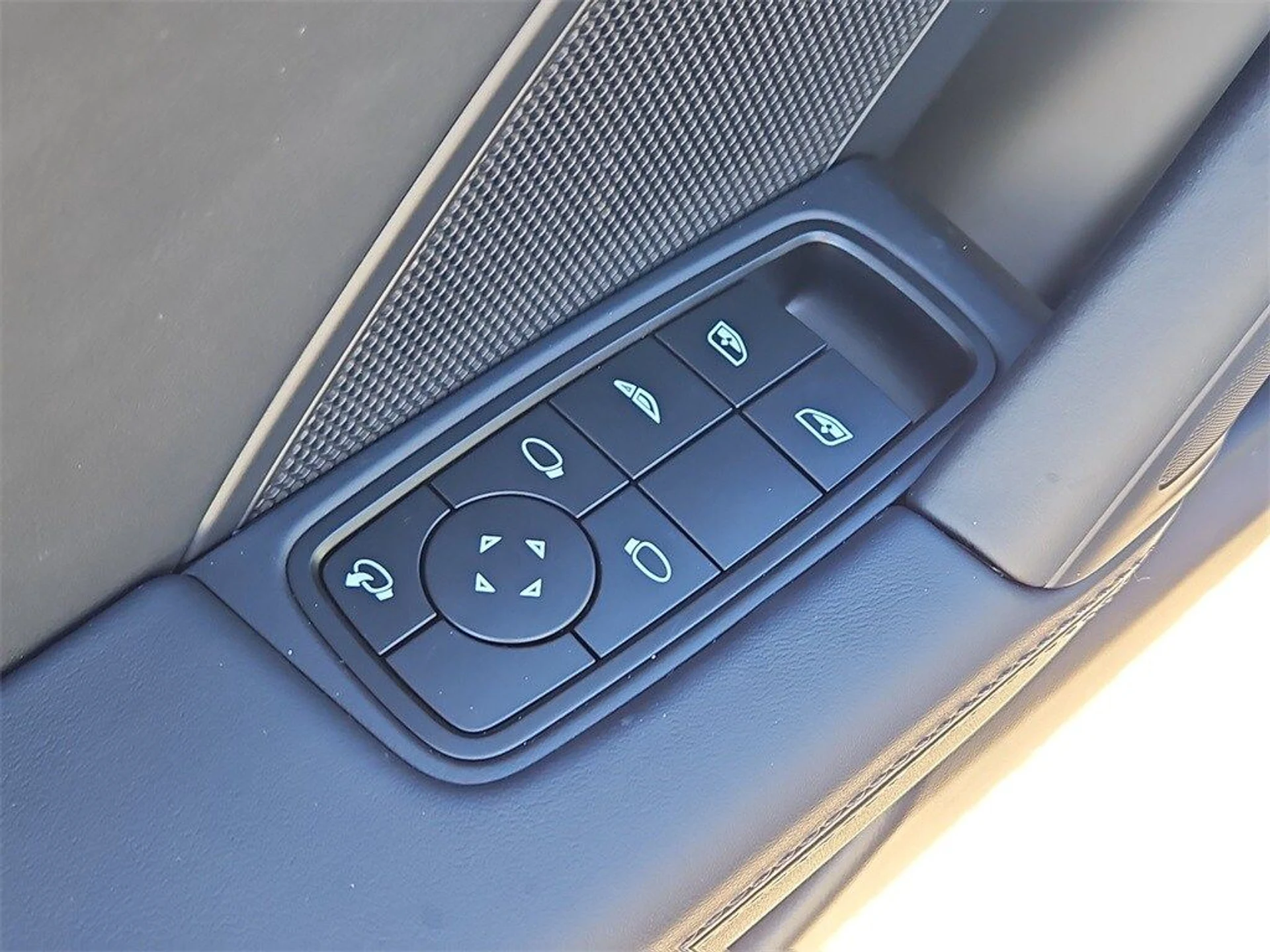 mph022_2704551683_3425abc93e14d22a6a735ff373806099x_11244732dc