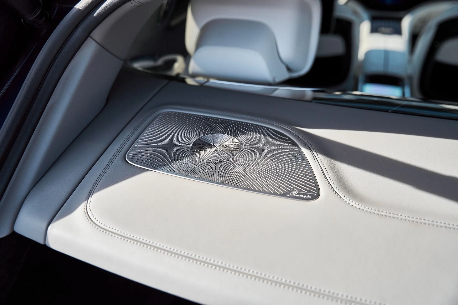 mph022_2715508864_Used_2024_Mercedes_Benz_EQS_Maybach_EQS_680_1766455856_809758a2ad