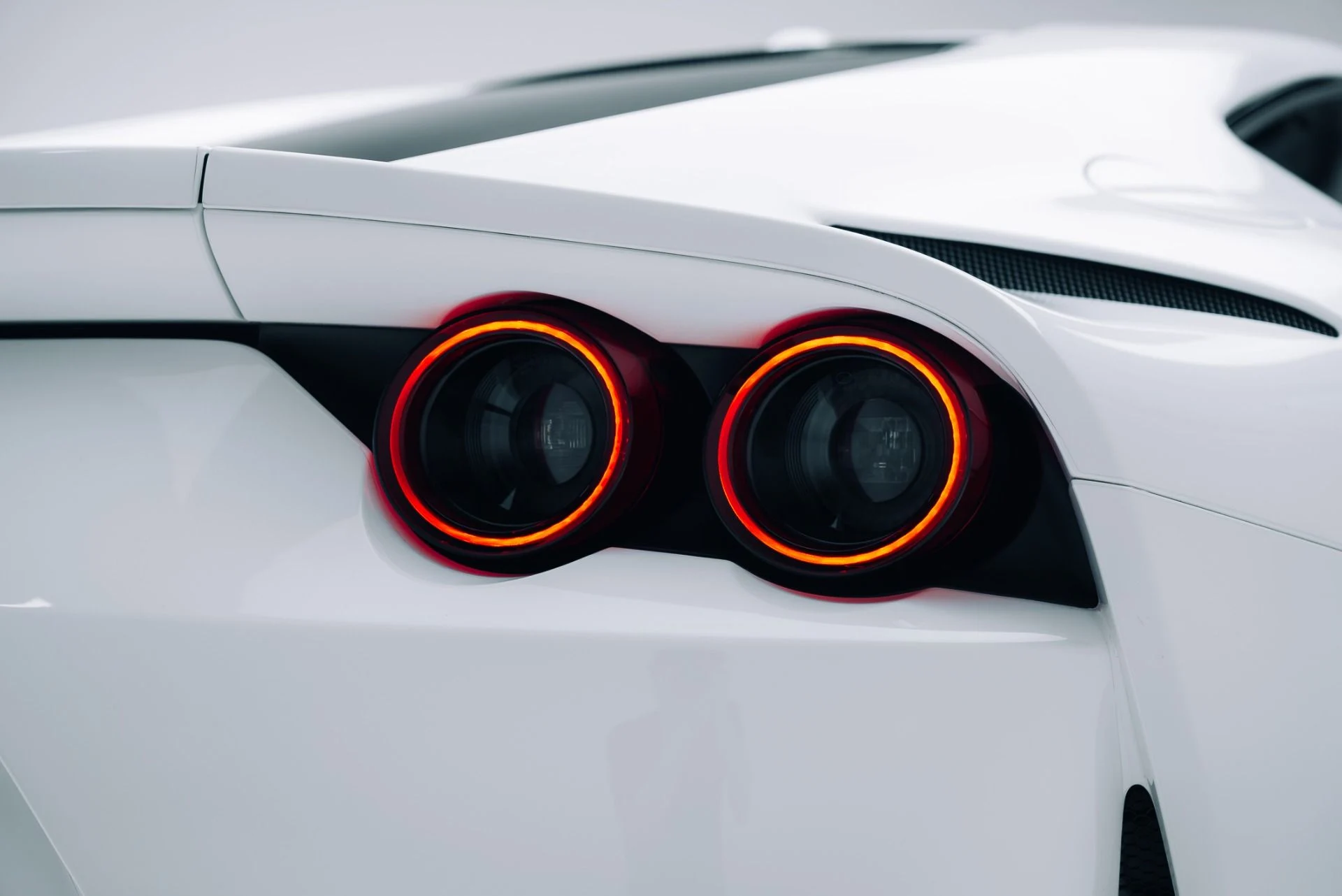 mph022_2716252935_Used_2019_Ferrari_812_Superfast_1787186168_3538129655