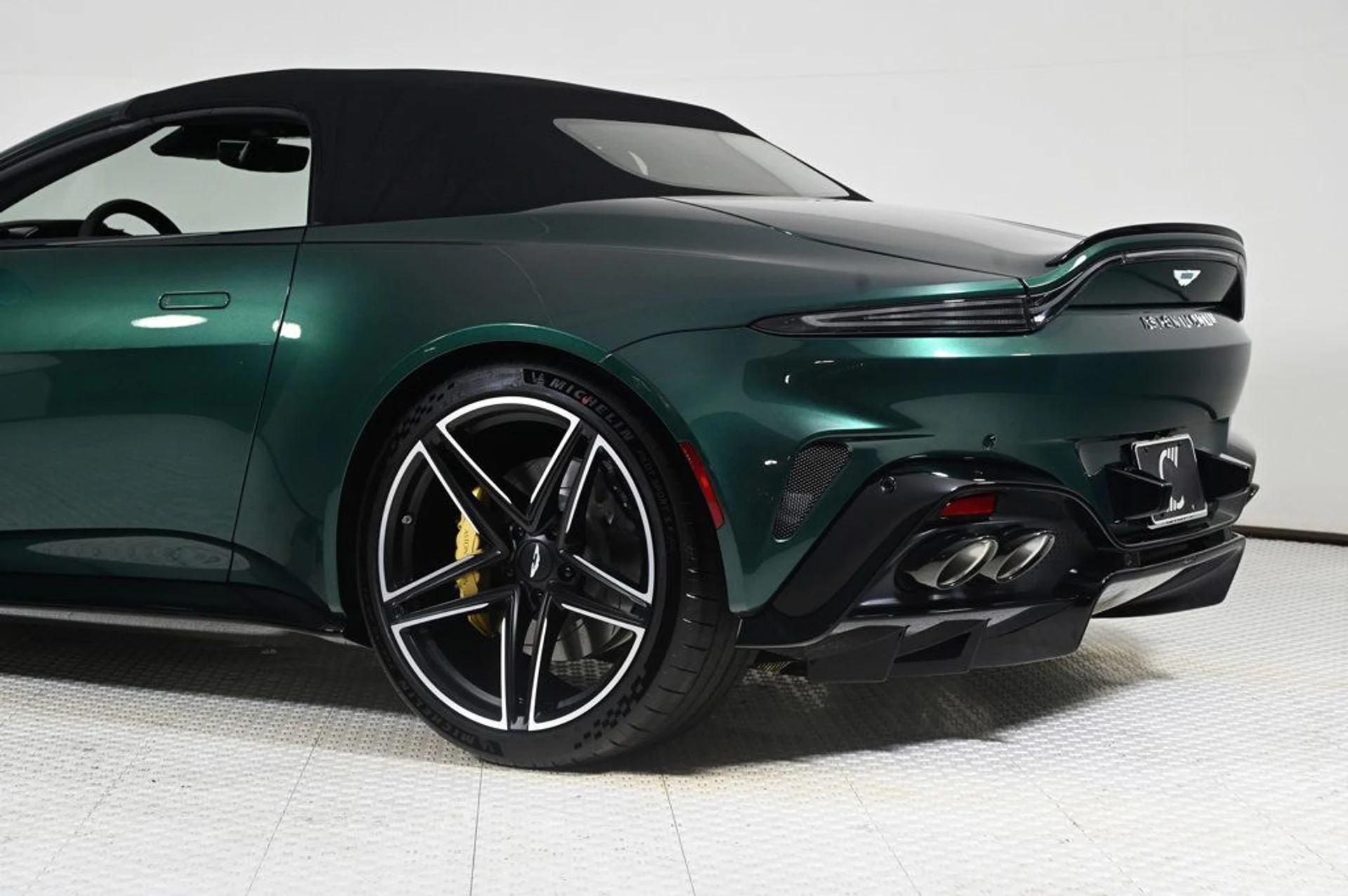 mph022_2716530095_new_2026_aston_martin_vantage_sroadster_11350_22964213_22_1024_530c29045f