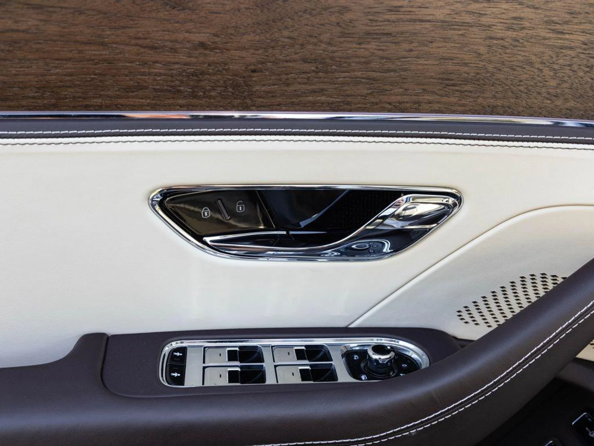 mph022_2726783551_514426019_69ea40e6a250cd82d00a2436_565ac3fd13