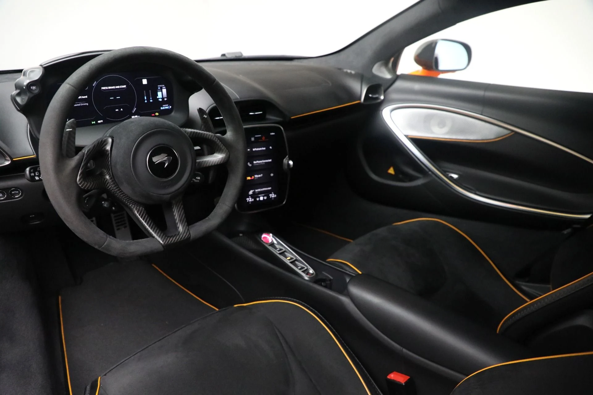 mph022_2743080050_Used_2023_Mc_Laren_Artura_Vision_19cf846345