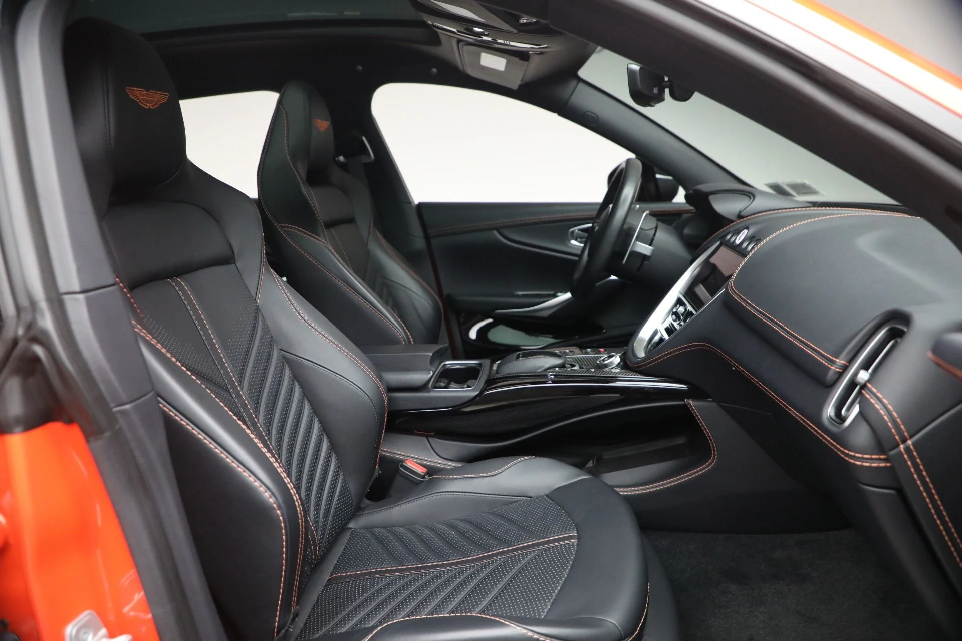 mph022_2751633353_Used_2023_Aston_Martin_DBX_707_1764179397_4bf729caa4
