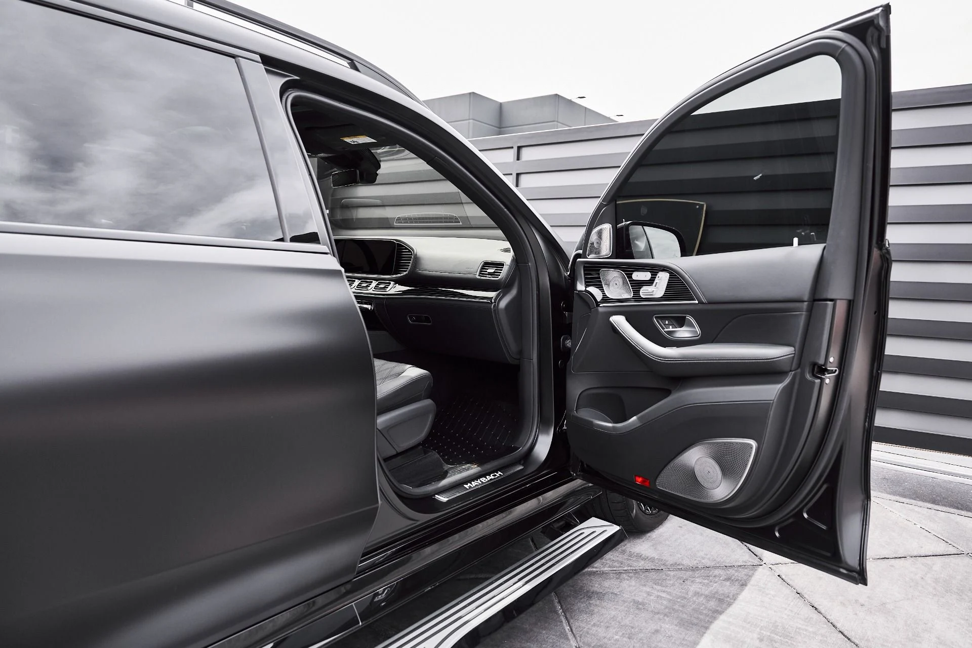 mph022_2762612457_Used_2024_Mercedes_Benz_GLS_Maybach_GLS_600_1776550577_b3c7a9f16f