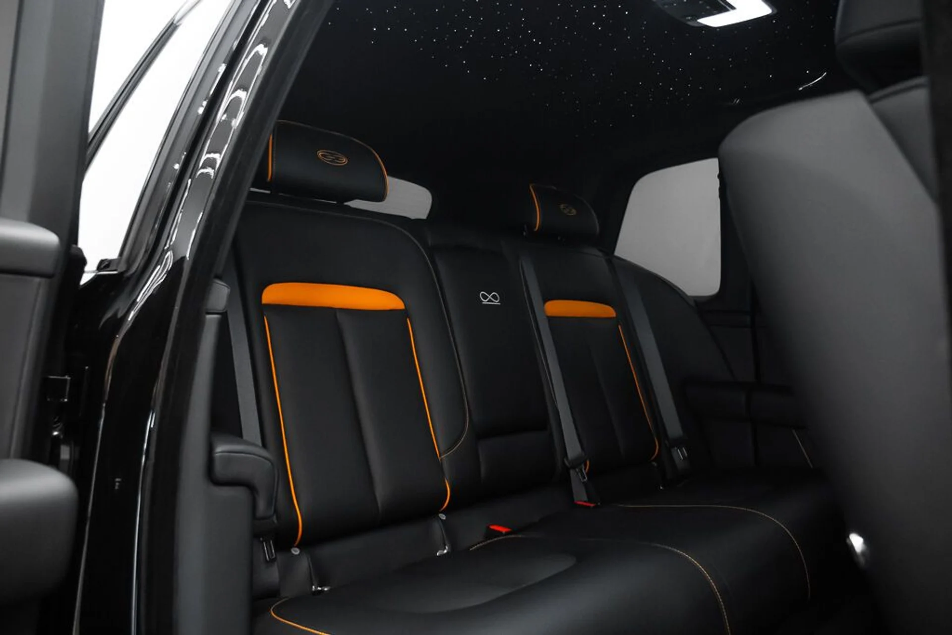 mph022_2773556070_rolls_royce_cullinan_2023_jpg_v_1758918548_8e10210bd1