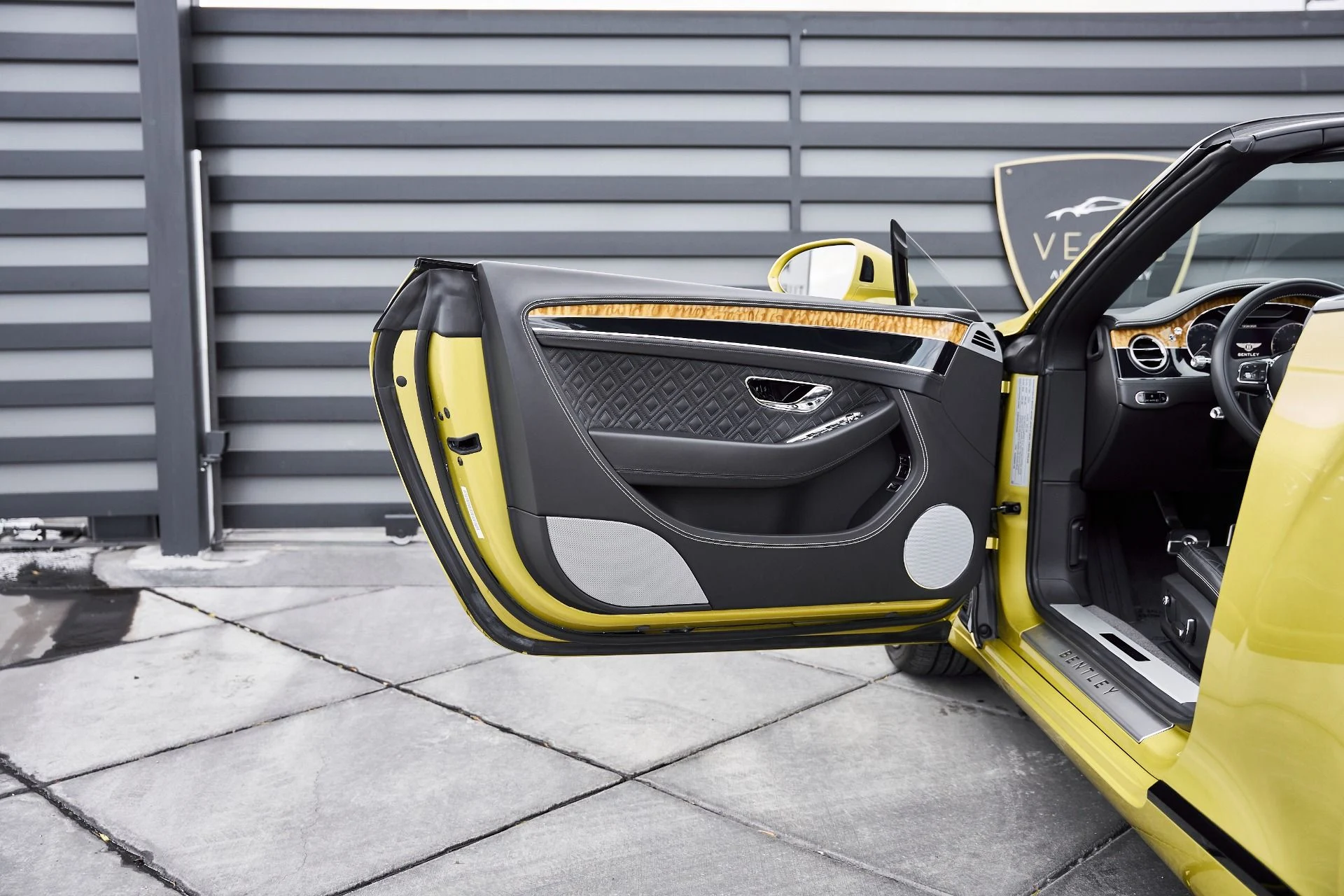 mph022_2783274255_Used_2022_Bentley_Continental_GT_V8_1766800356_428e24be42